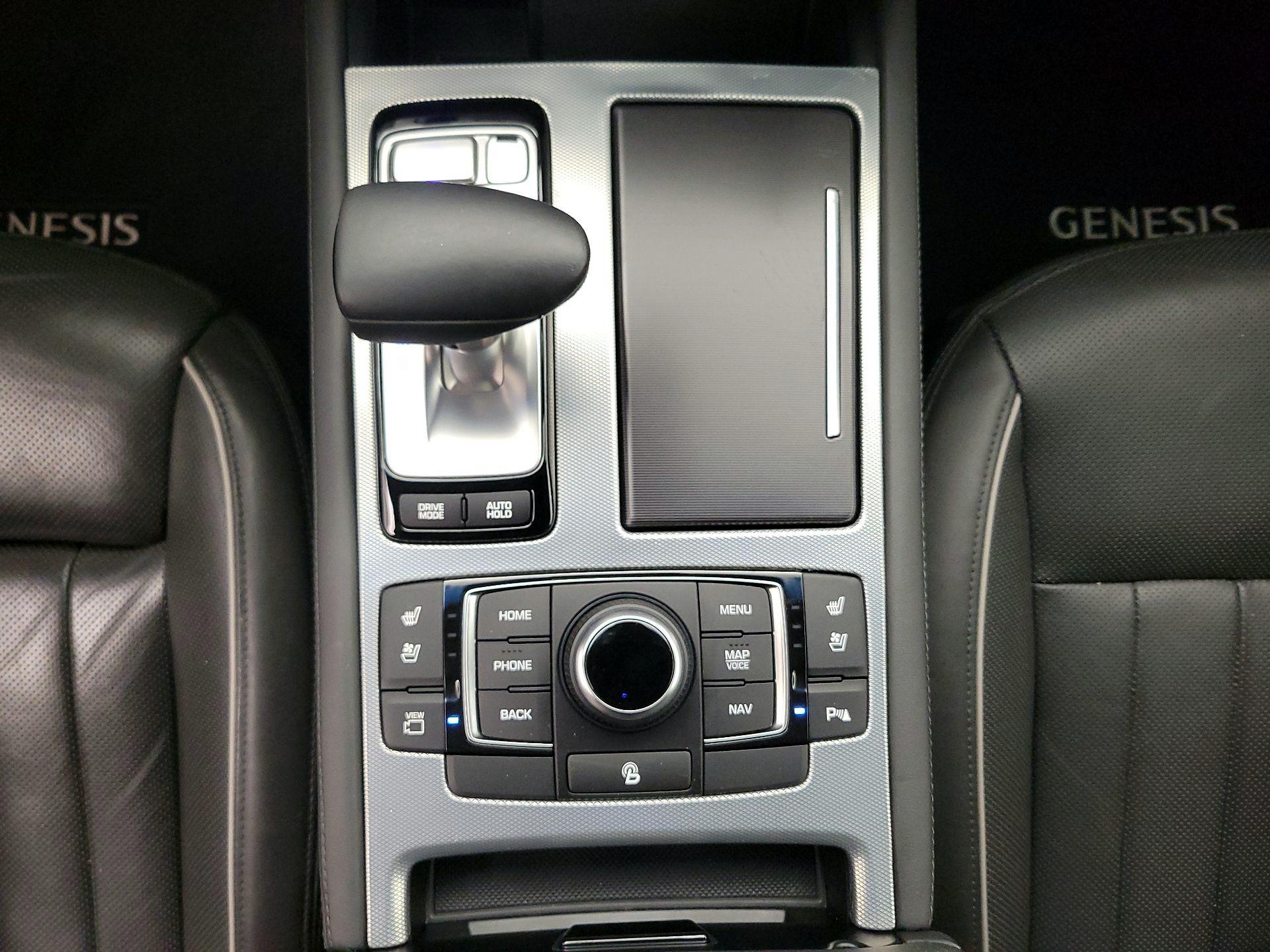 Thumbnail: 2018 Genesis G80 - 18