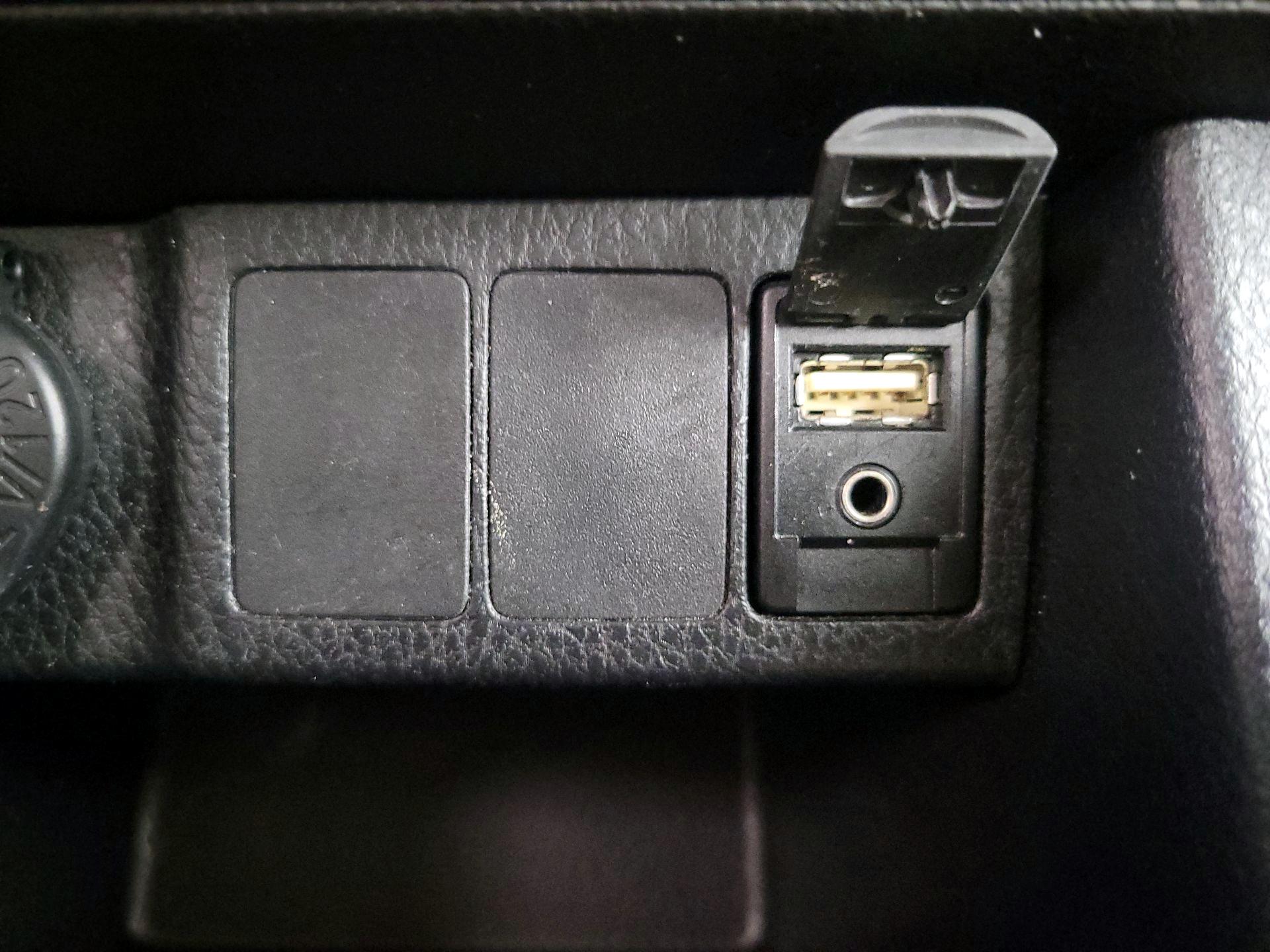 Thumbnail: 2014 Toyota Corolla - 18