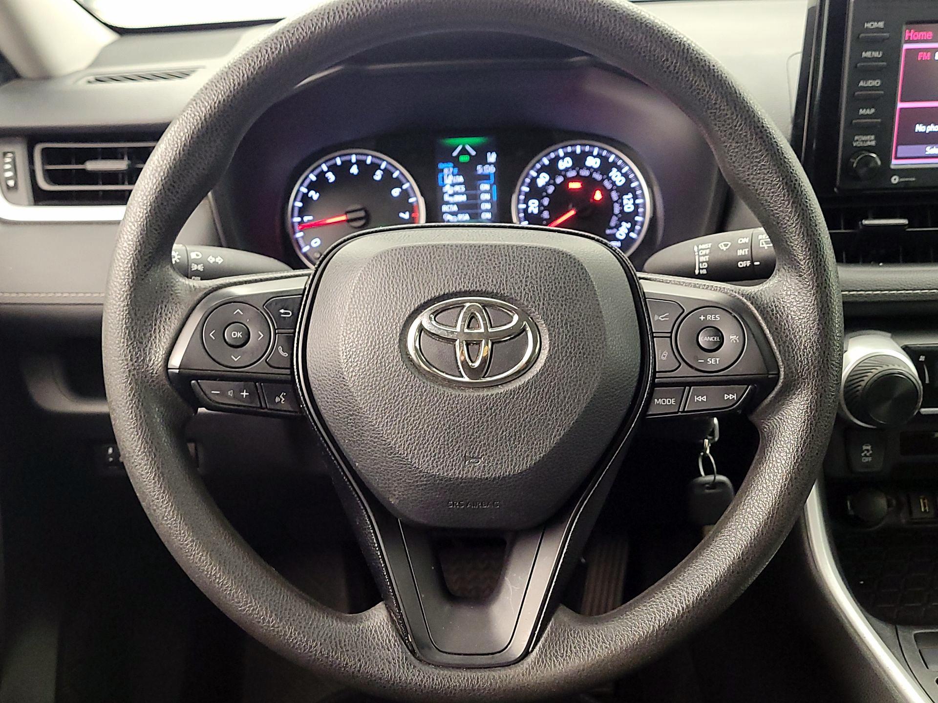 Thumbnail: 2021 Toyota RAV4 - 10