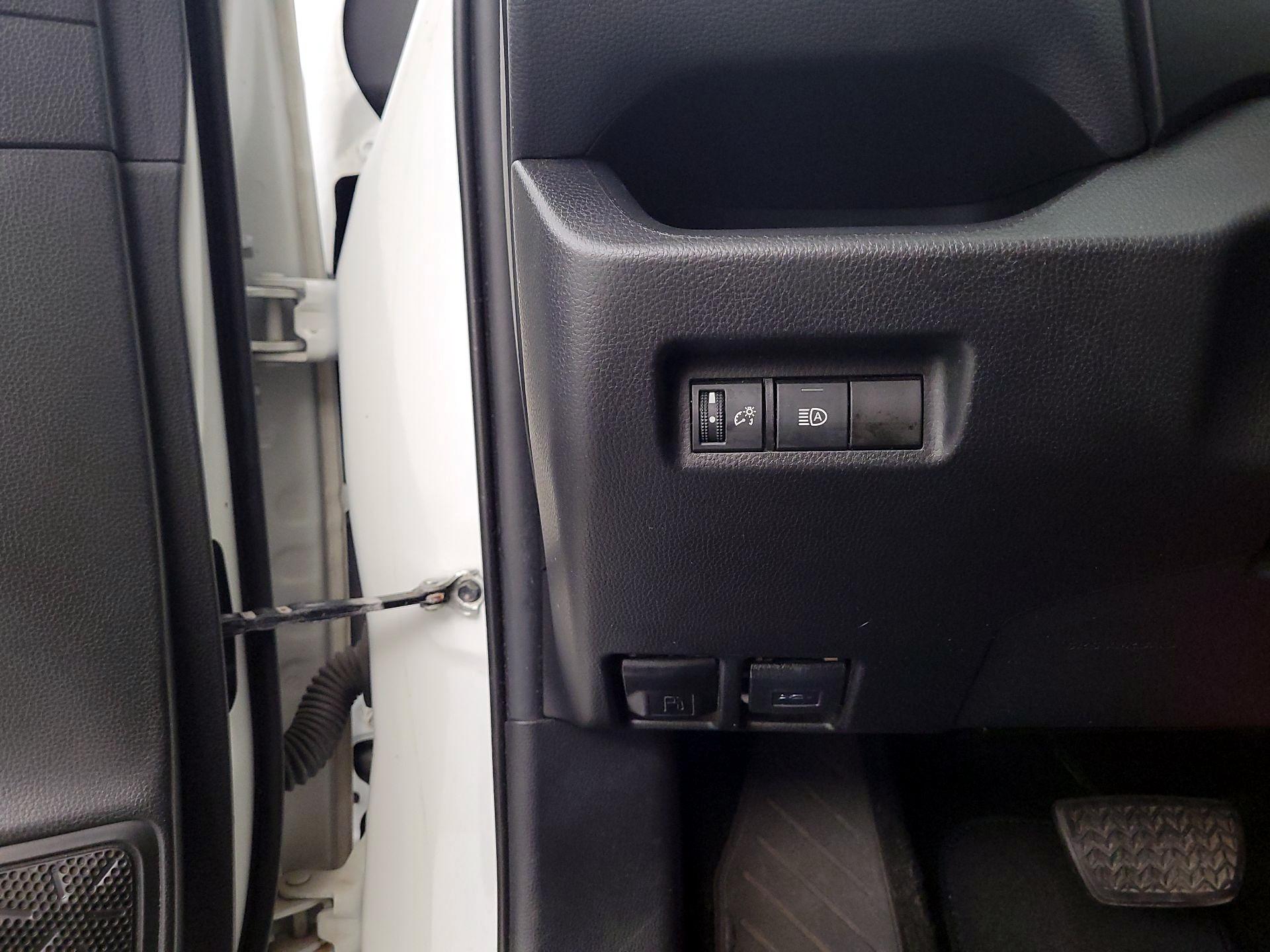 Thumbnail: 2021 Toyota RAV4 - 13