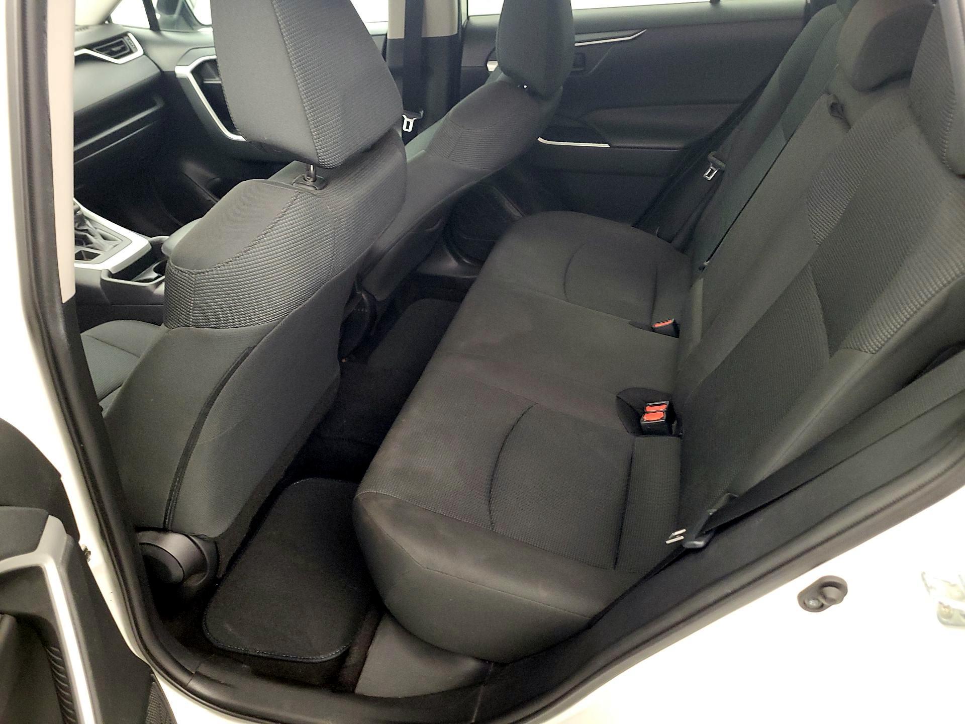 Thumbnail: 2021 Toyota RAV4 - 19