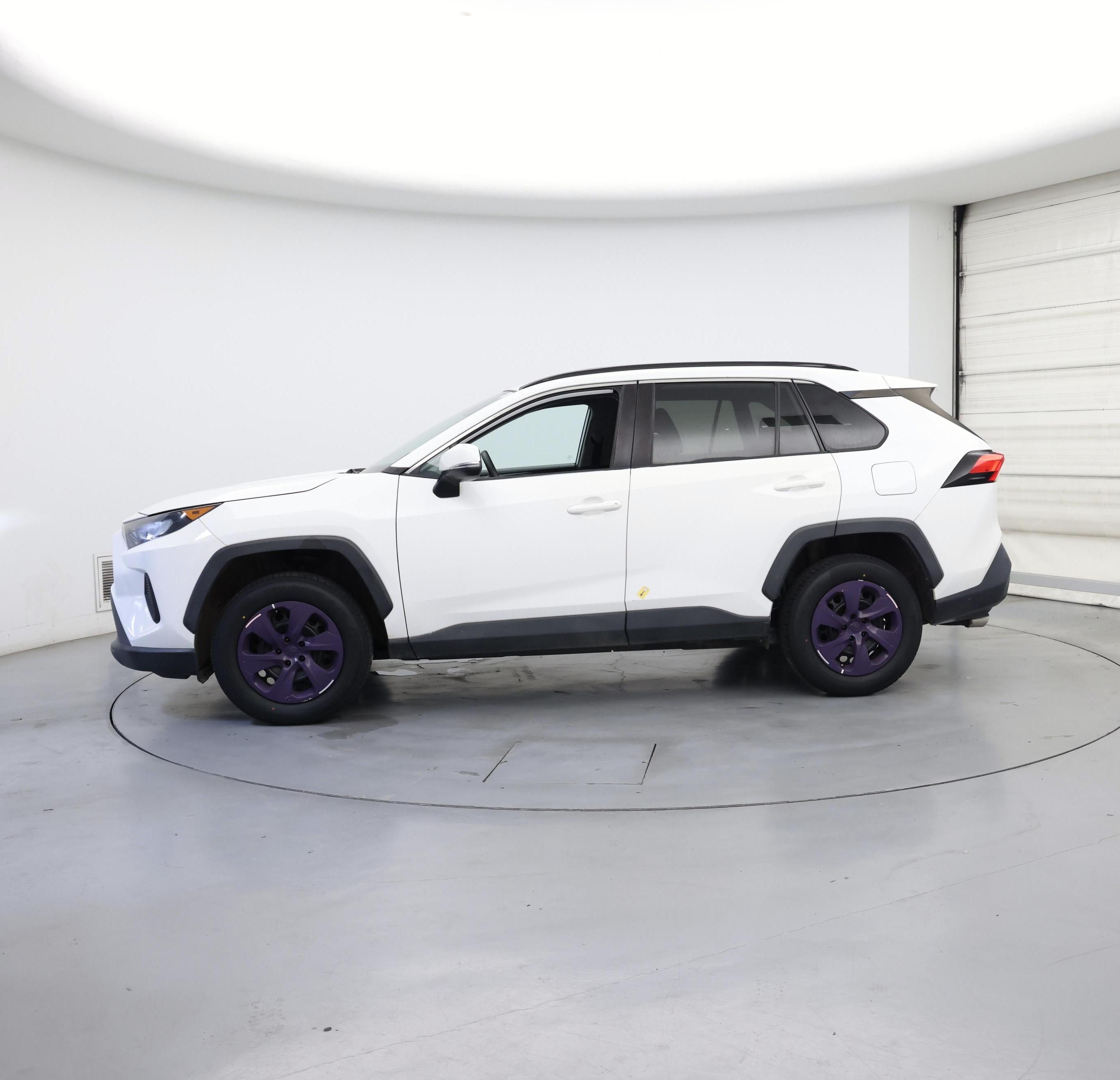 Thumbnail: 2021 Toyota RAV4 - 3
