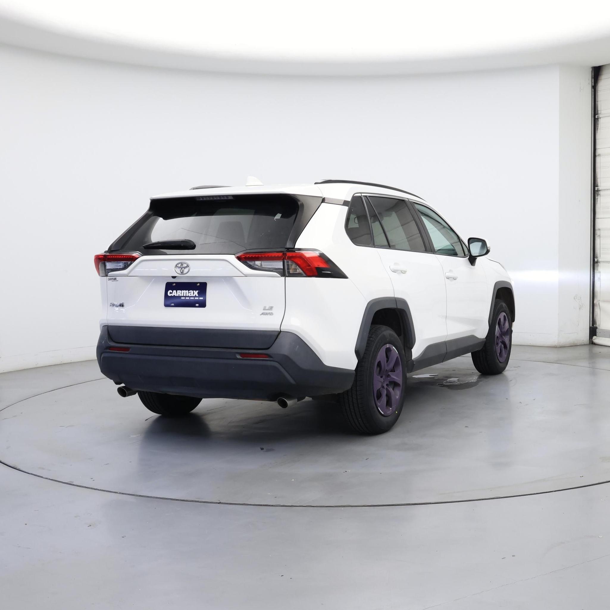 Thumbnail: 2021 Toyota RAV4 - 8