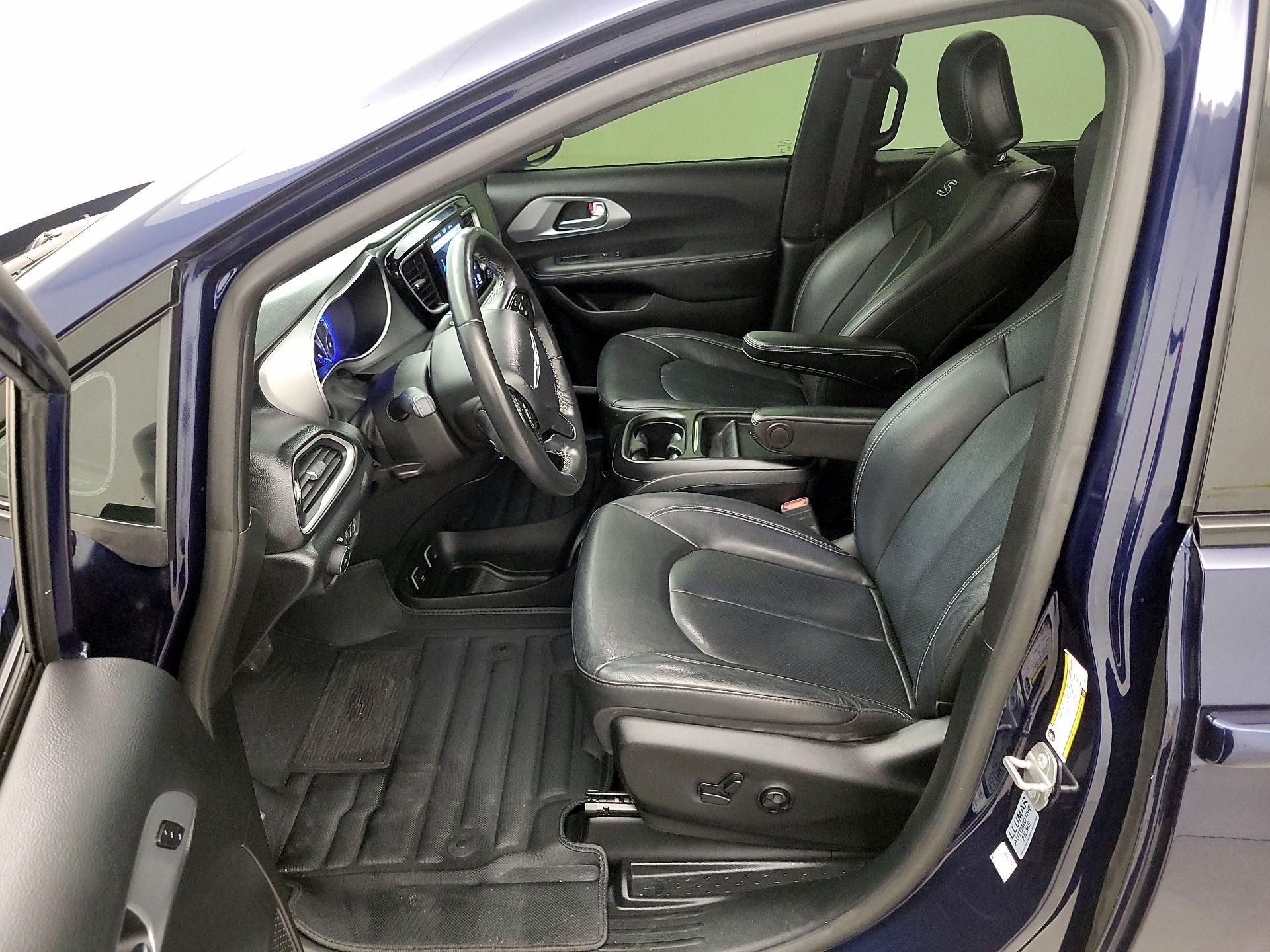 Thumbnail: 2020 Chrysler Pacifica - 11