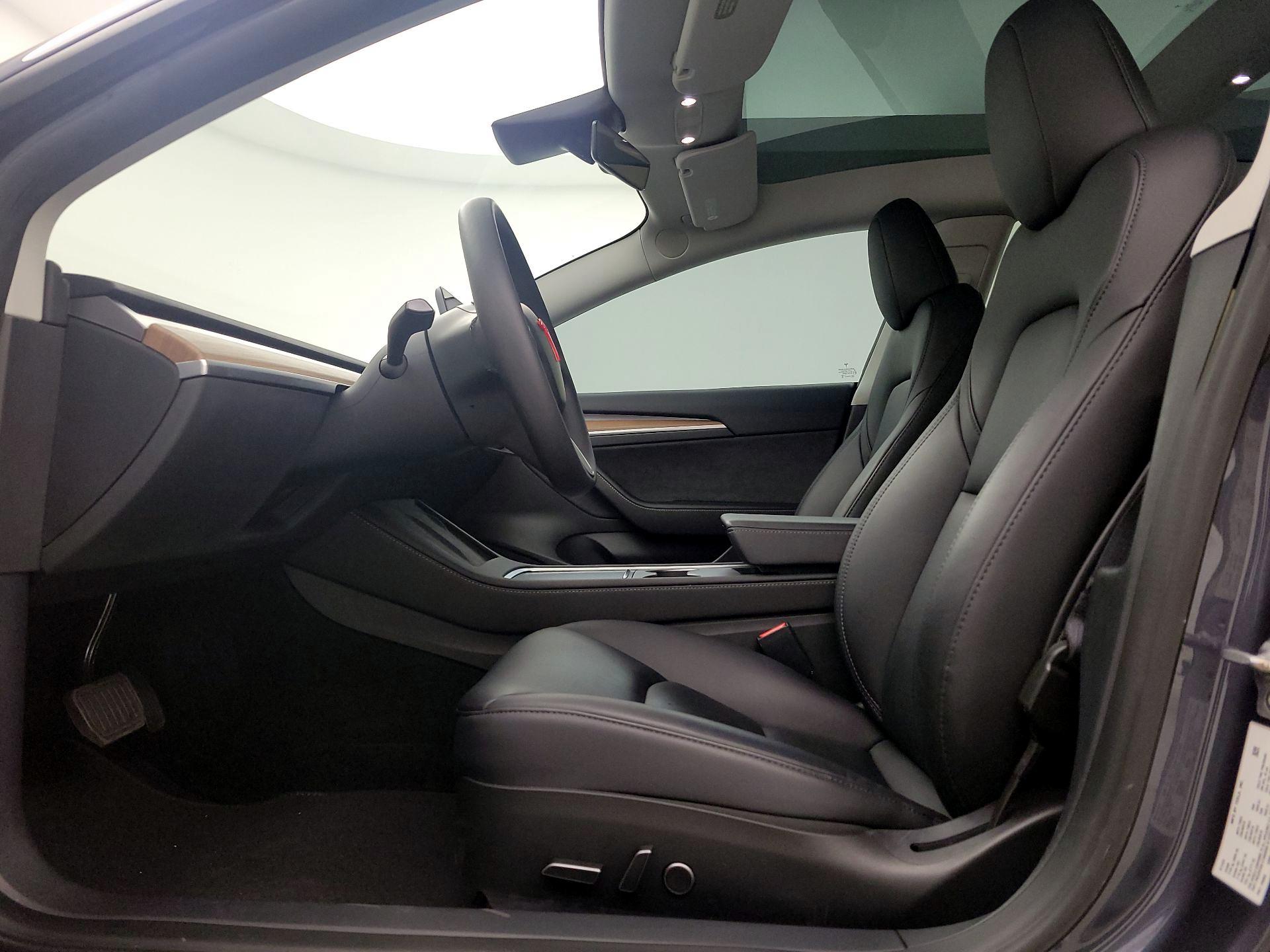 Thumbnail: 2023 Tesla Model 3 - 11