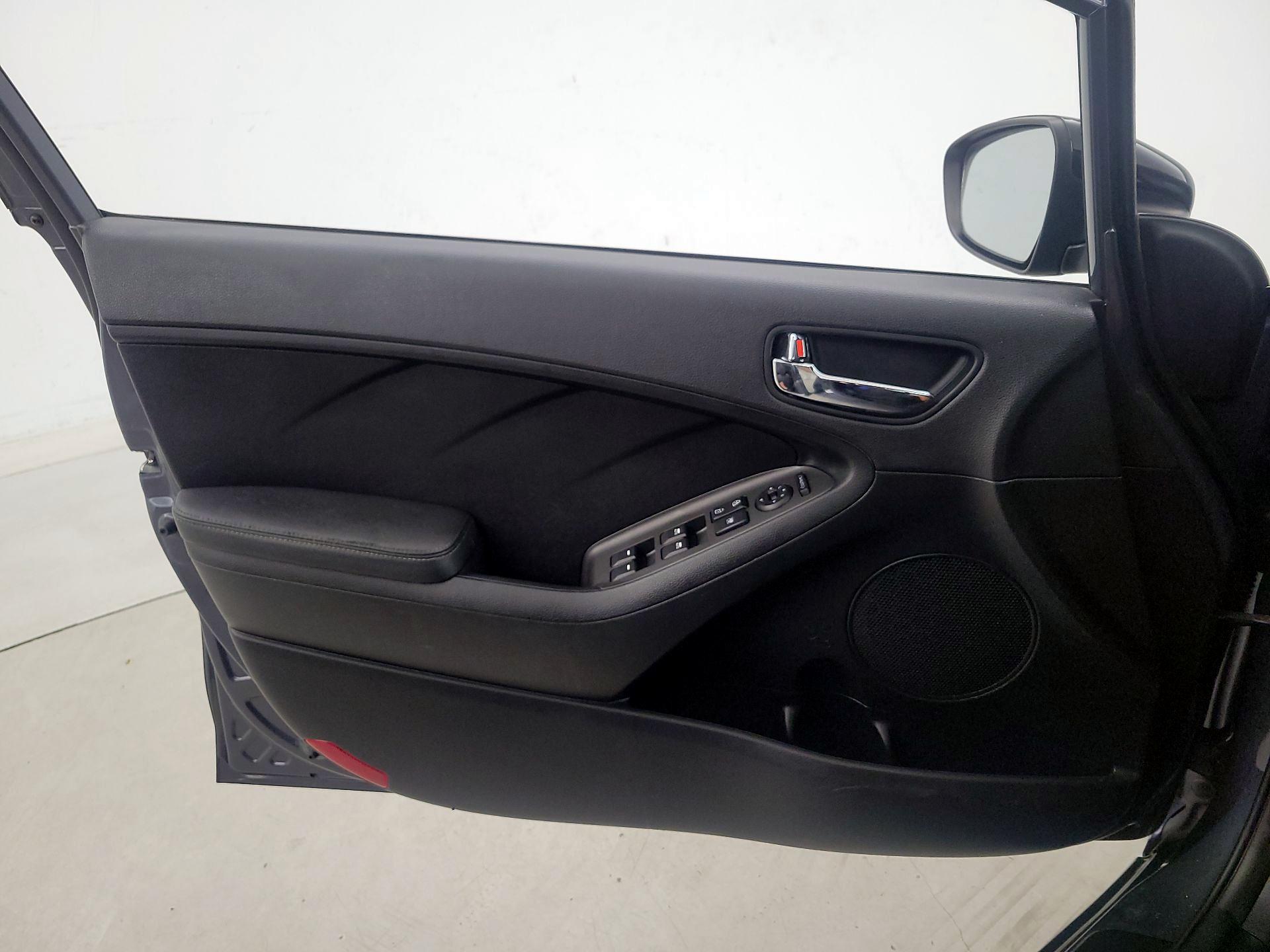 Thumbnail: 2014 Kia Forte - 12