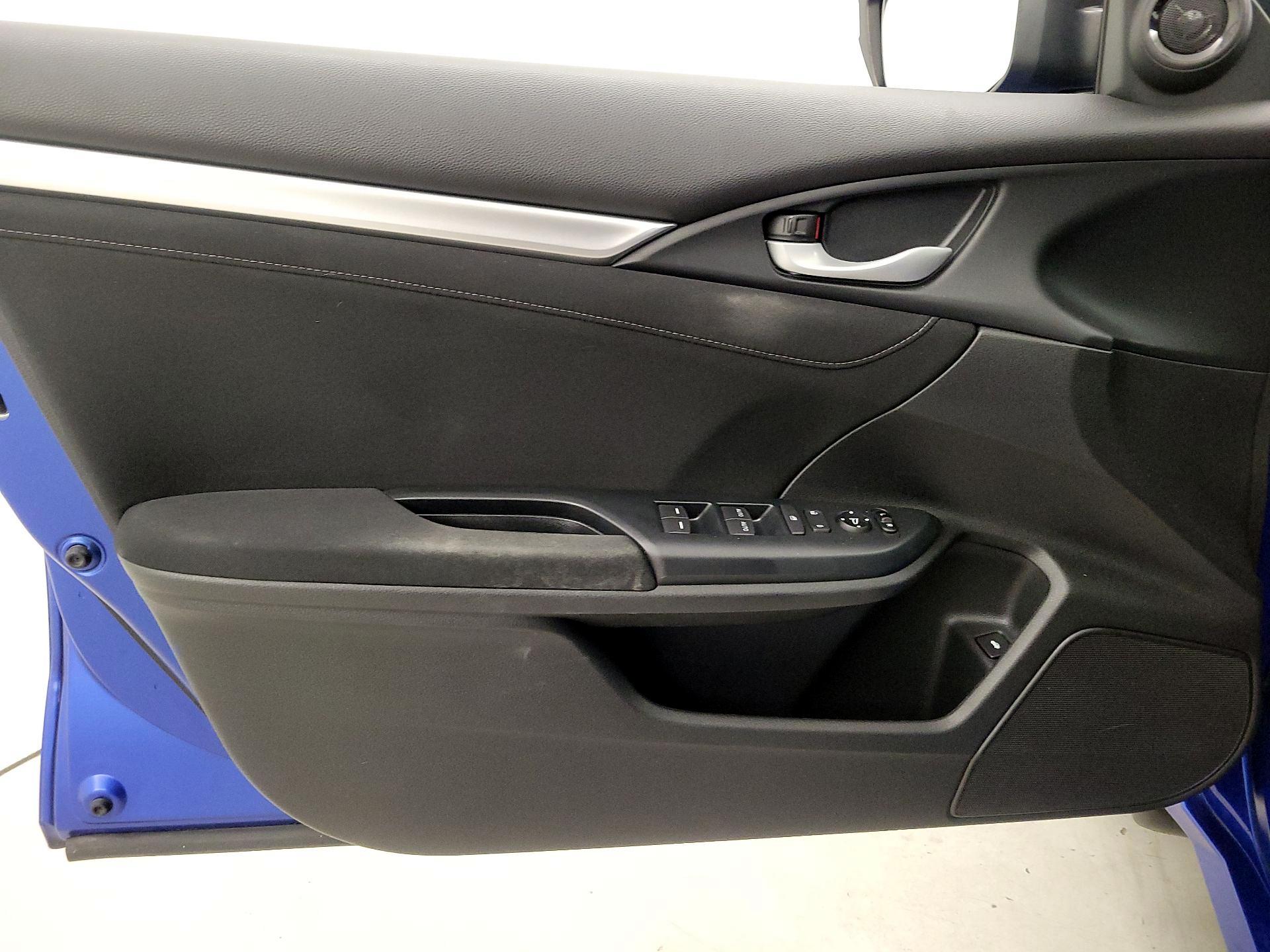 Thumbnail: 2016 Honda Civic - 12