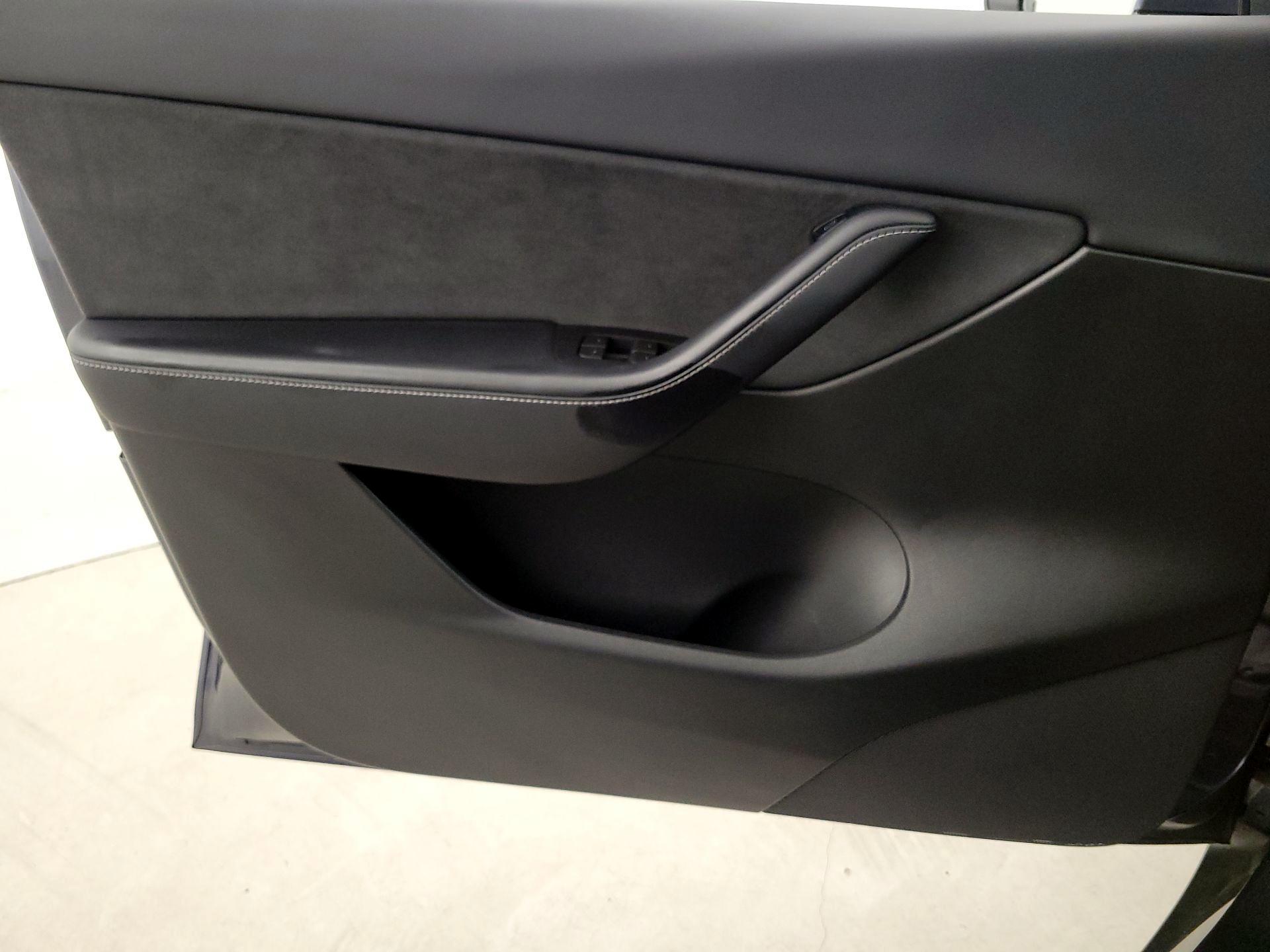 Thumbnail: 2022 Tesla Model Y - 12