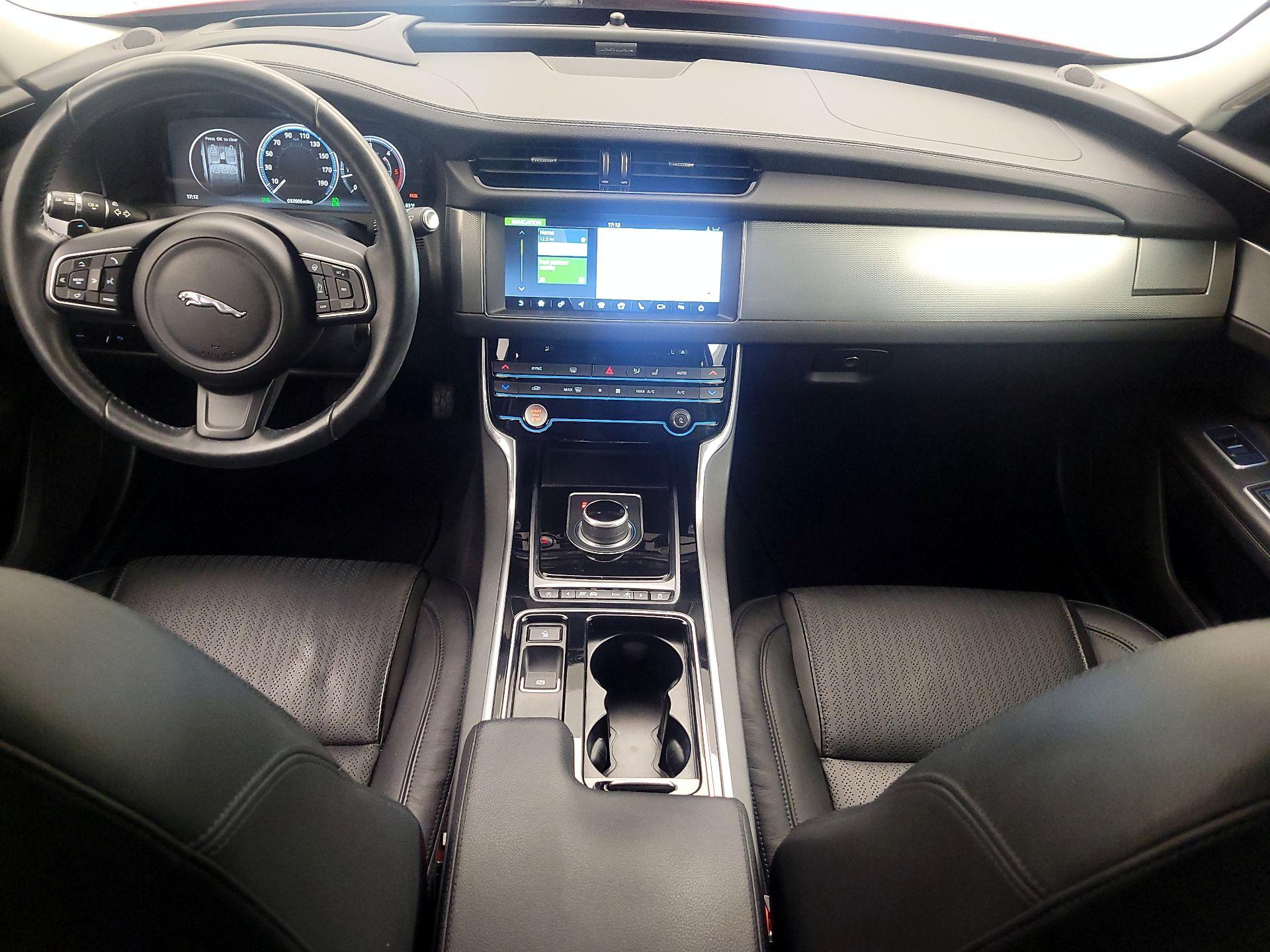 Thumbnail: 2017 Jaguar XF - 9