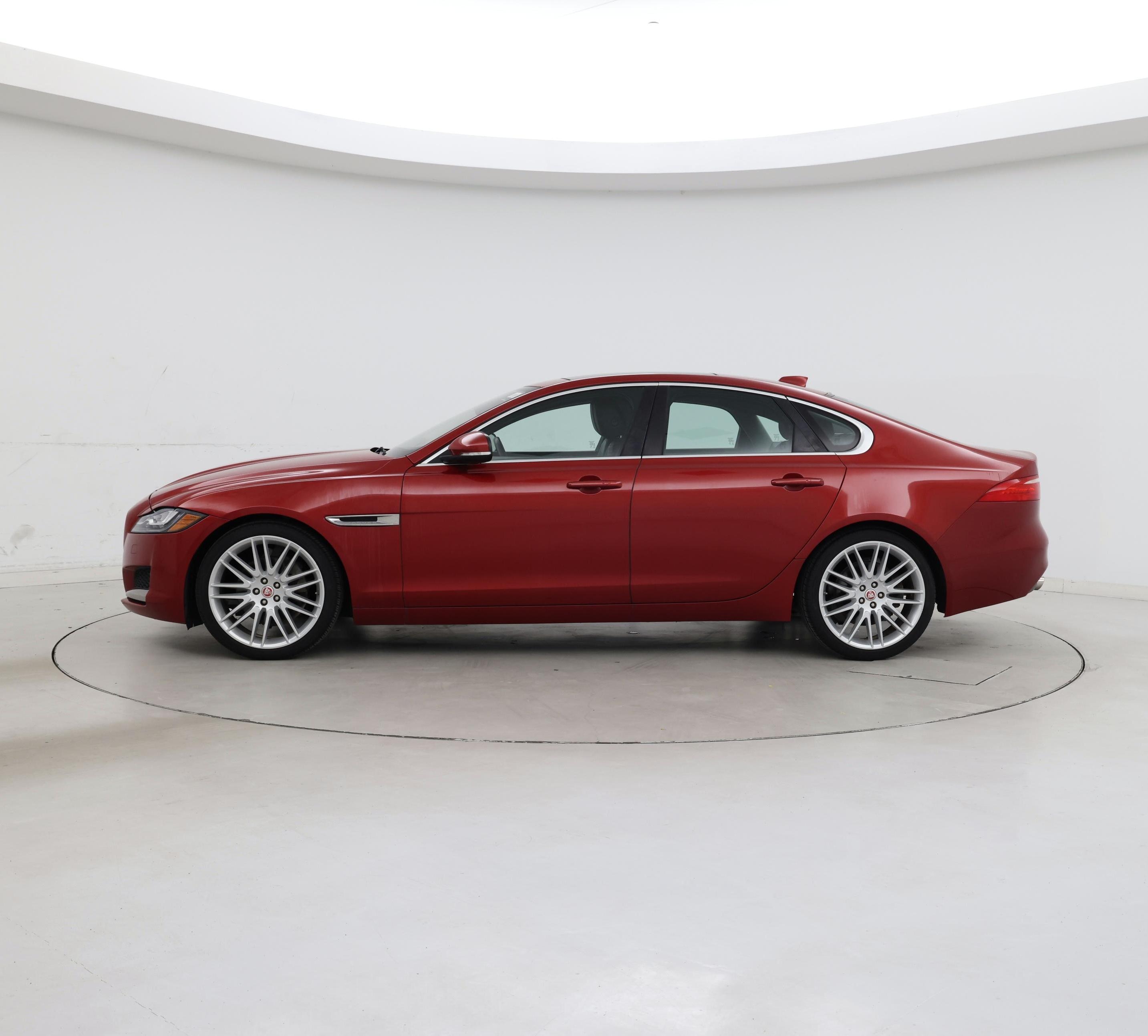 Thumbnail: 2017 Jaguar XF - 3