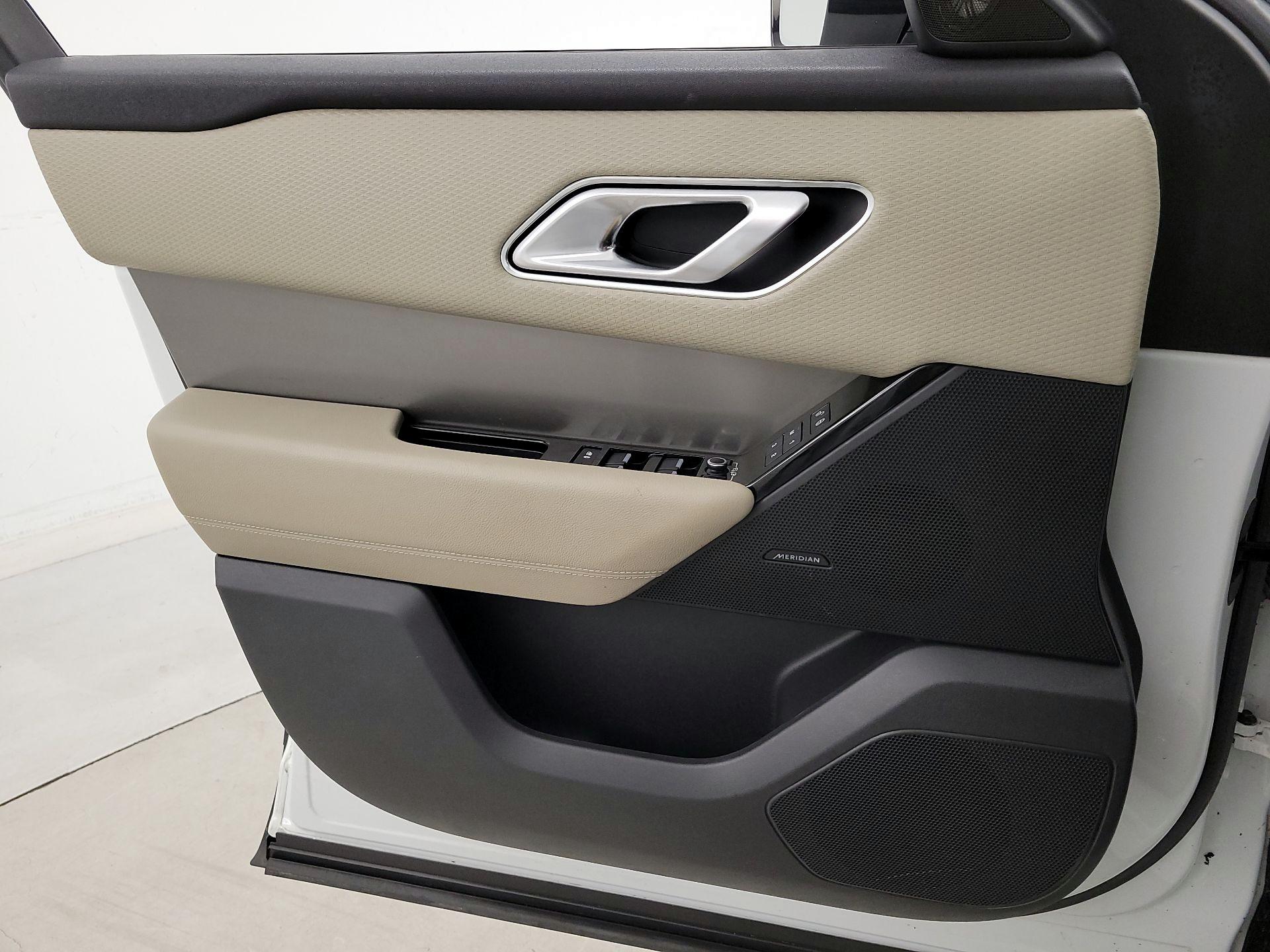 Thumbnail: 2019 Land Rover Range Rover Velar - 12