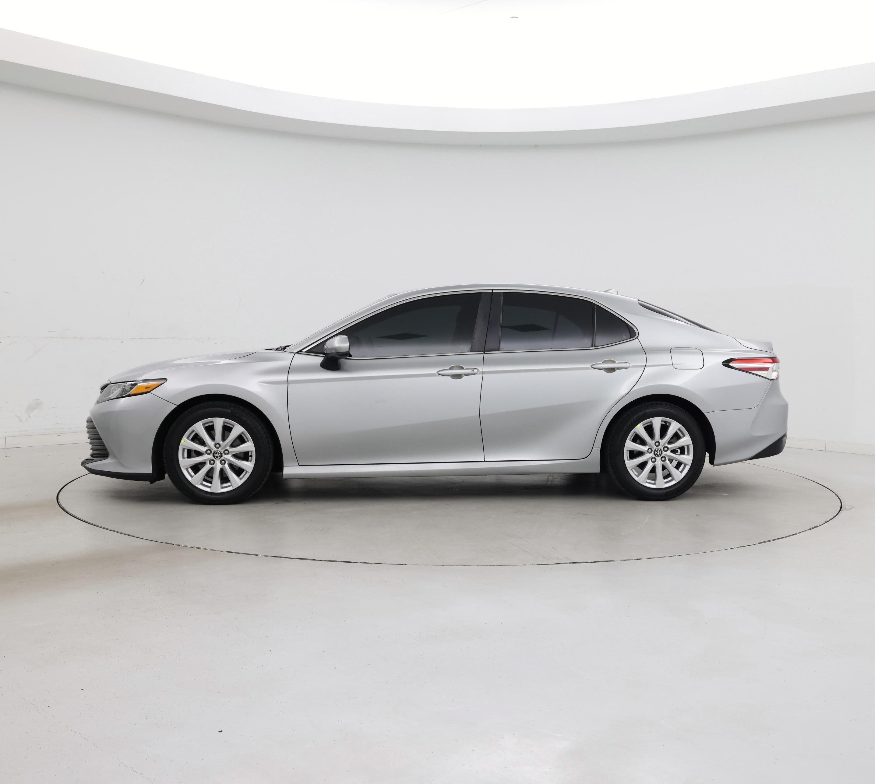 Thumbnail: 2020 Toyota Camry - 3