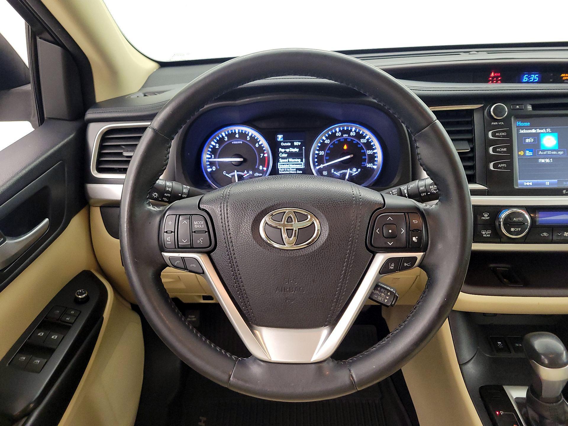 Thumbnail: 2017 Toyota Highlander - 10
