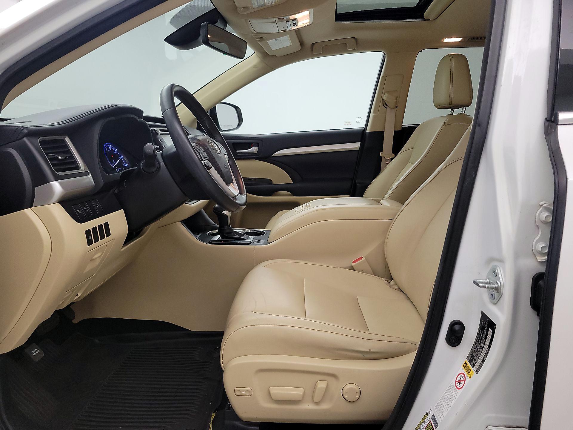 Thumbnail: 2017 Toyota Highlander - 11