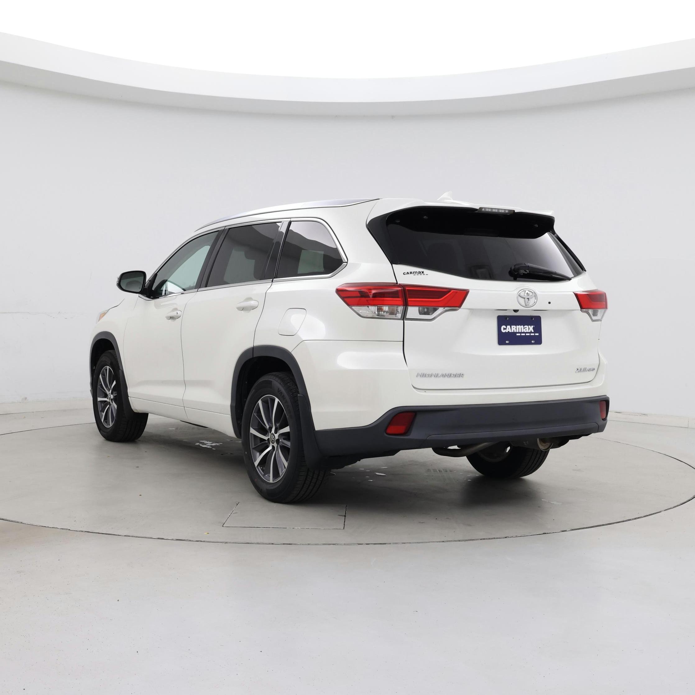 Thumbnail: 2017 Toyota Highlander - 2