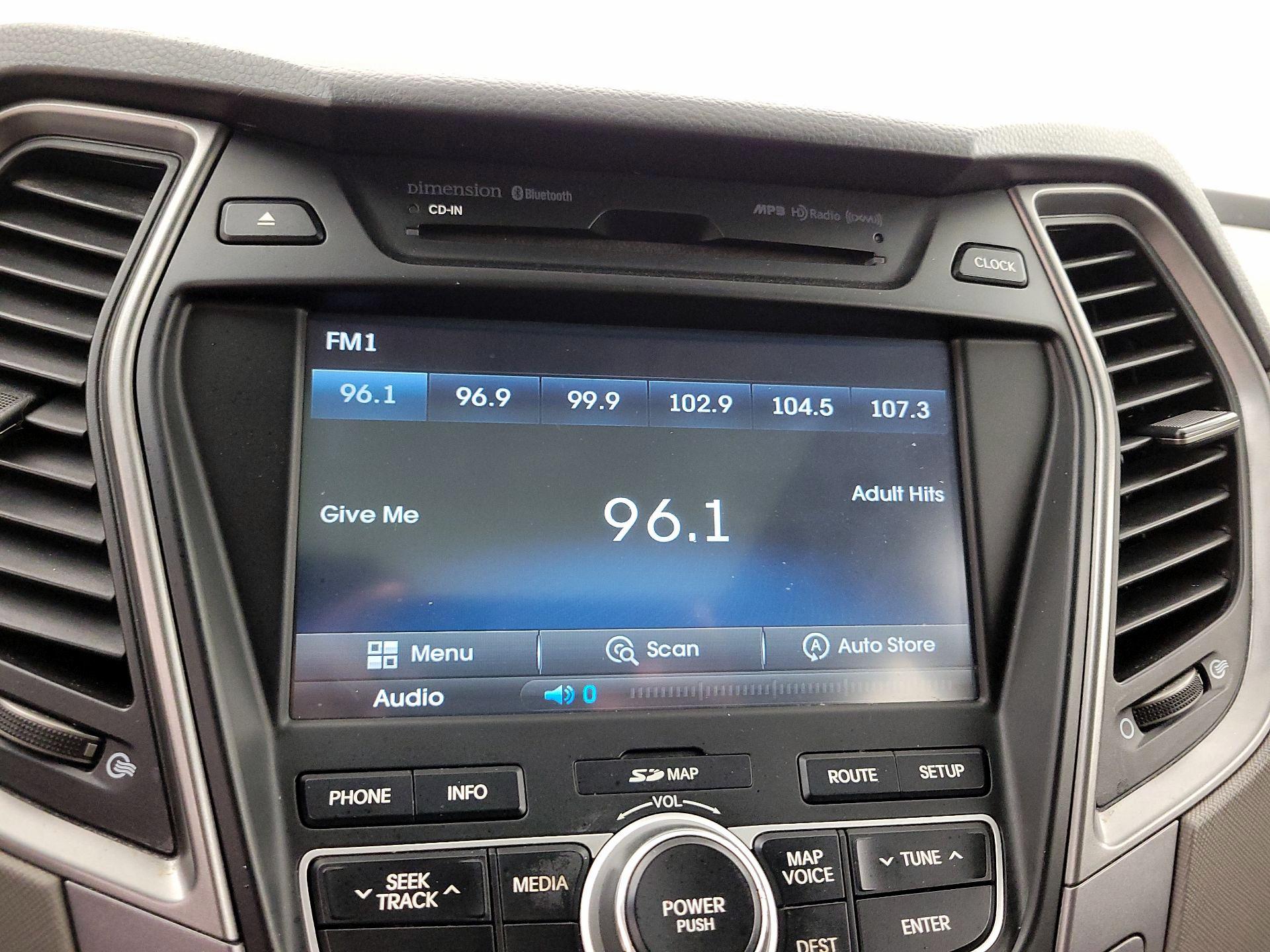 Thumbnail: 2015 Hyundai Santa Fe - 16