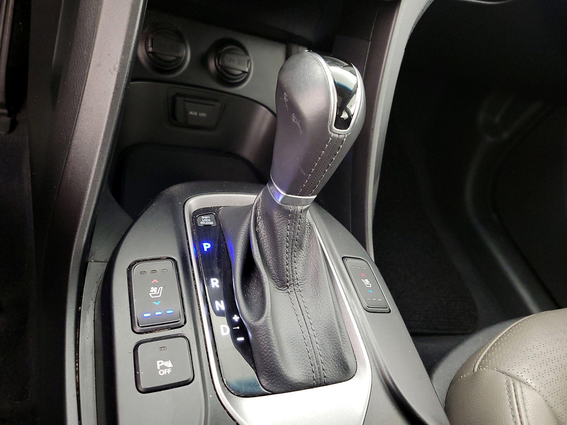 Thumbnail: 2015 Hyundai Santa Fe - 18