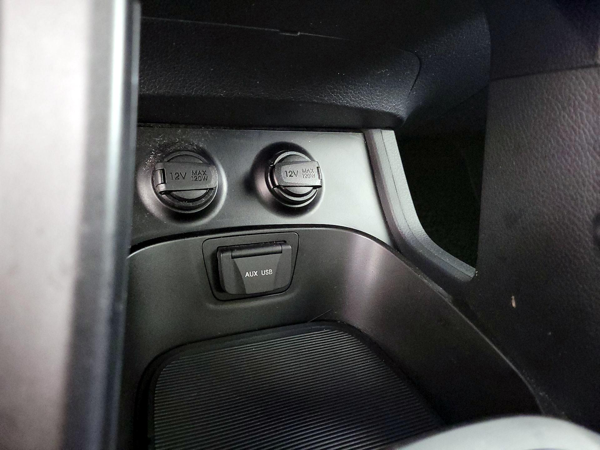 Thumbnail: 2015 Hyundai Santa Fe - 19