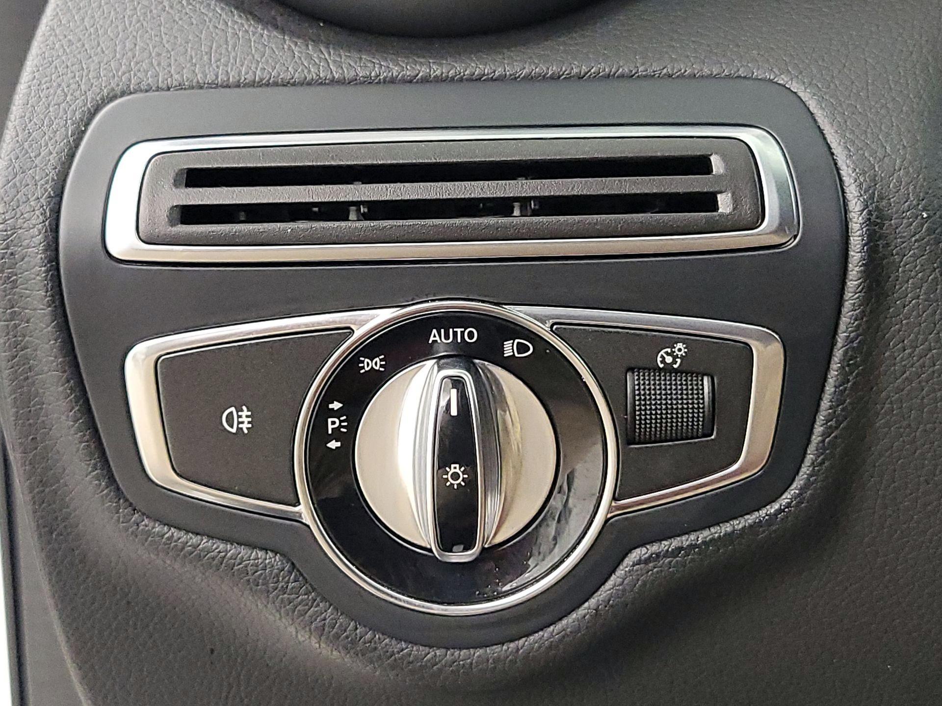 Thumbnail: 2015 Mercedes-Benz C-Class - 13