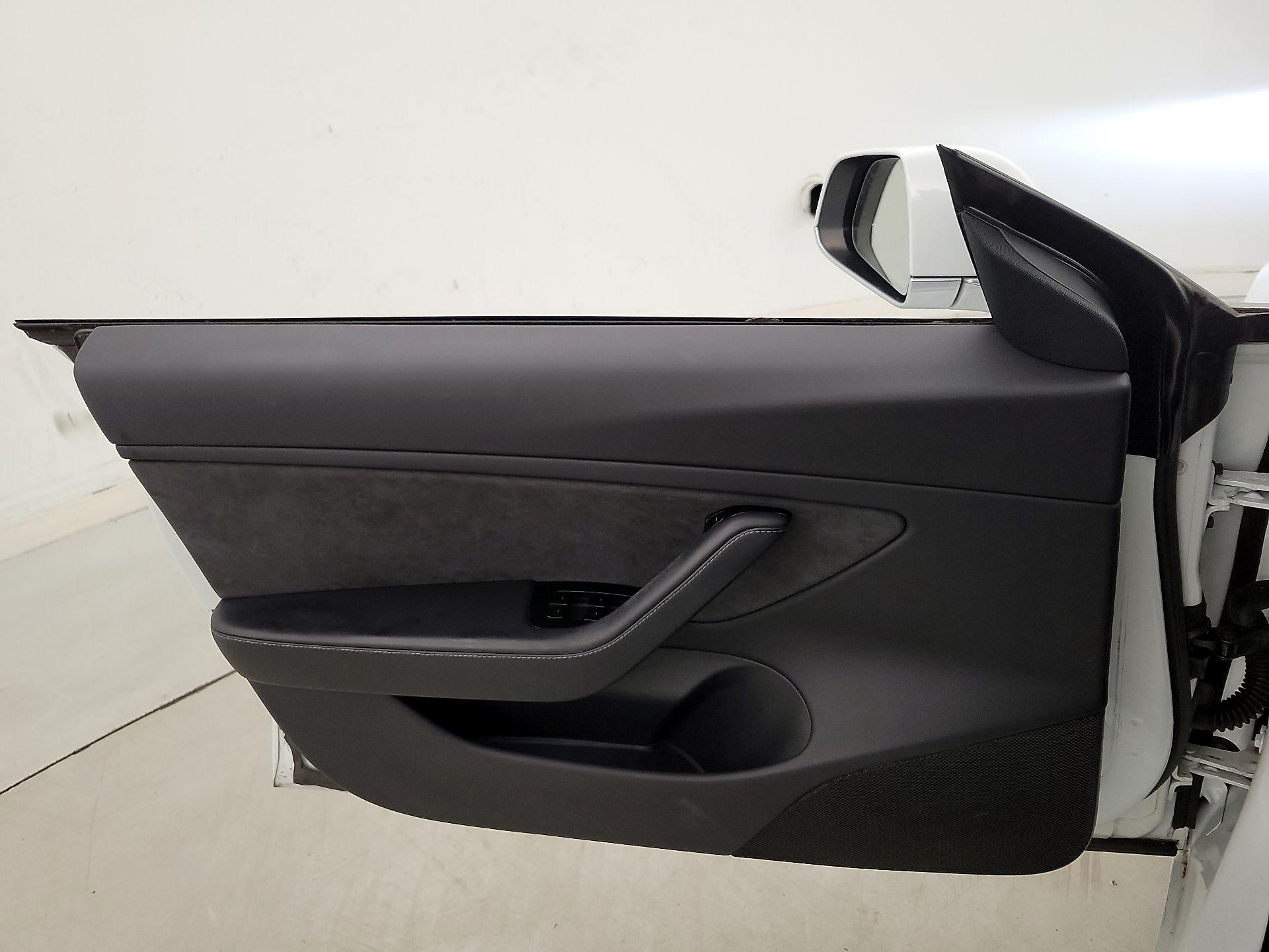 Thumbnail: 2018 Tesla Model 3 - 12
