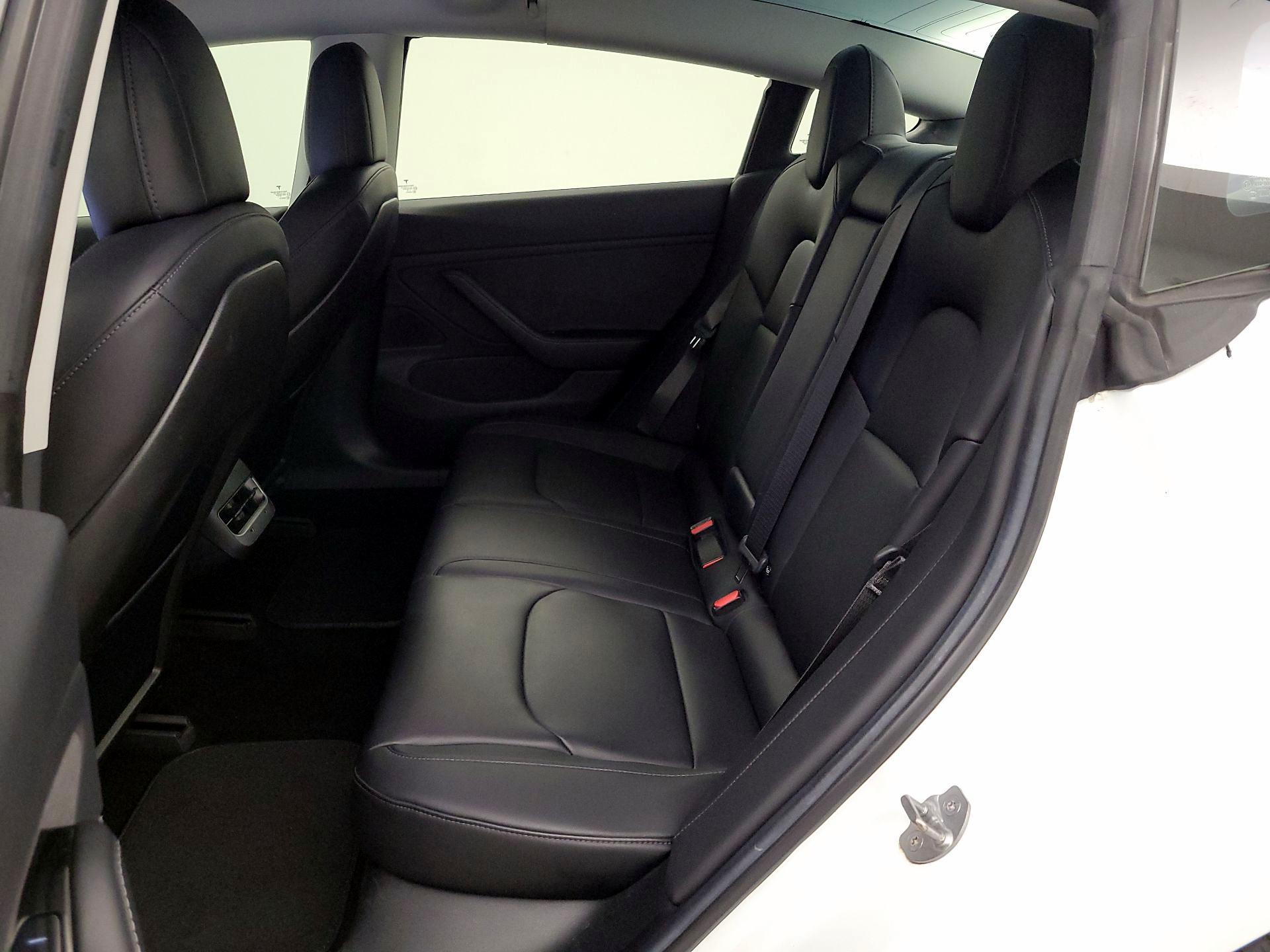 Thumbnail: 2018 Tesla Model 3 - 19