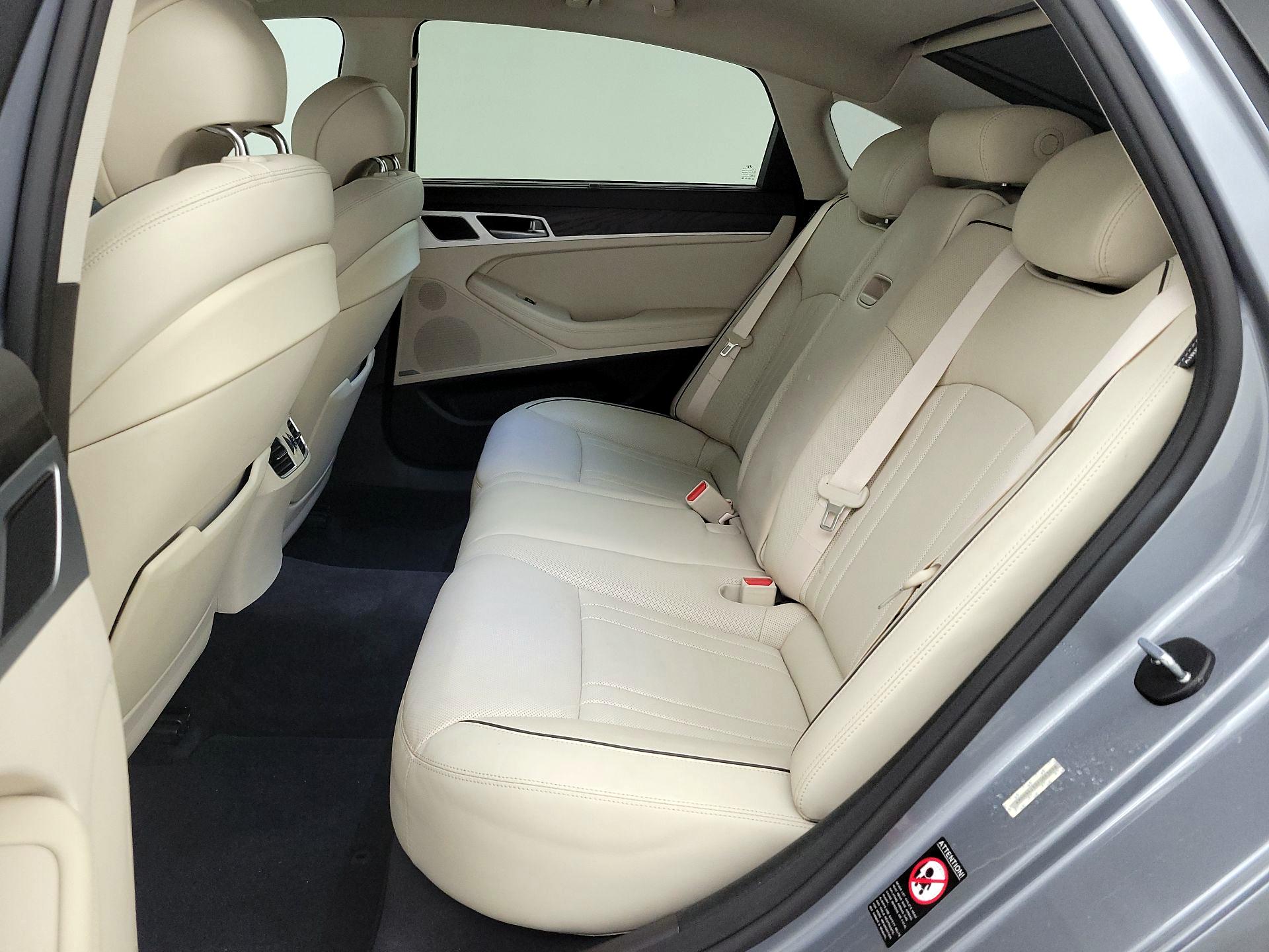 Thumbnail: 2015 Hyundai Genesis - 20