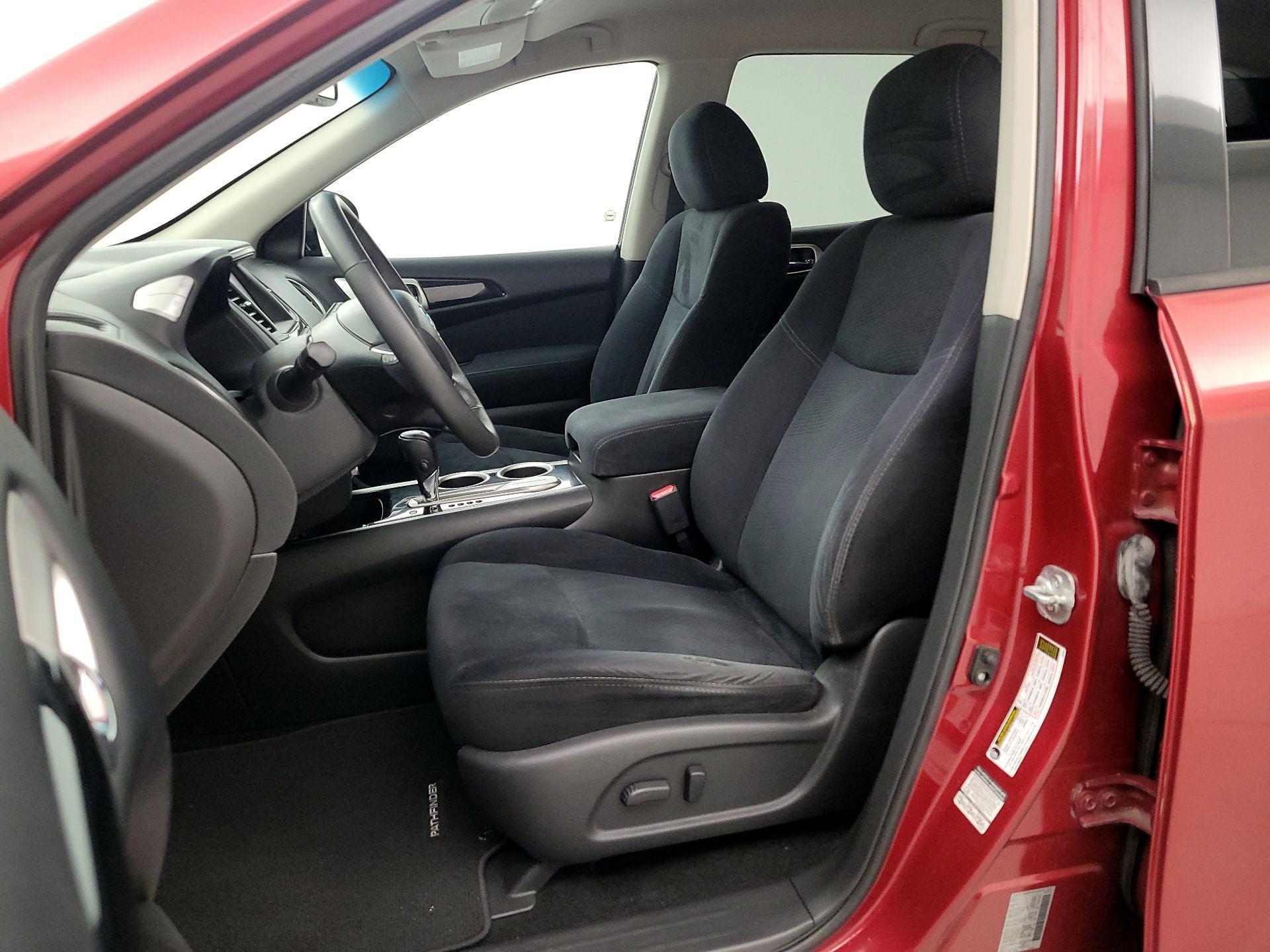 Thumbnail: 2015 Nissan Pathfinder - 11
