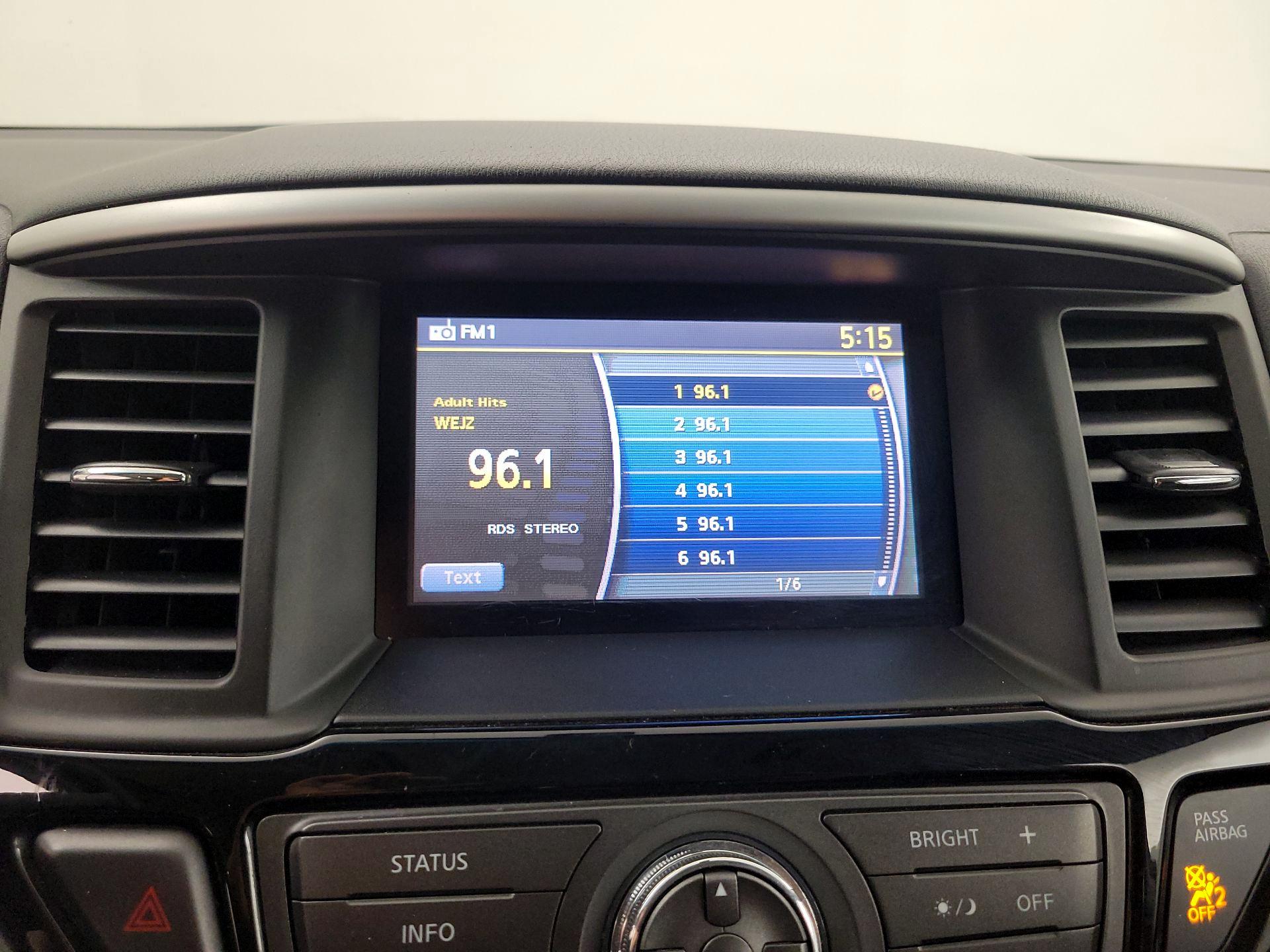 Thumbnail: 2015 Nissan Pathfinder - 15
