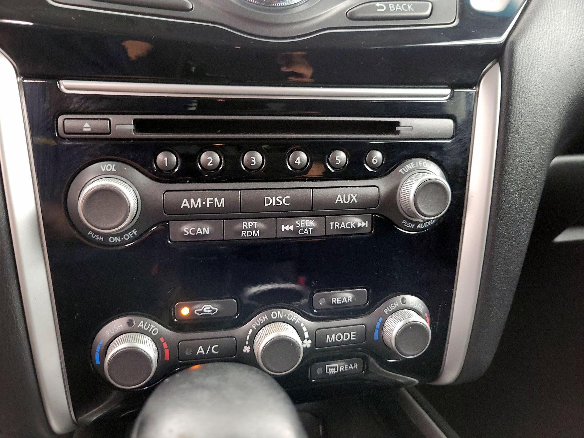 Thumbnail: 2015 Nissan Pathfinder - 16