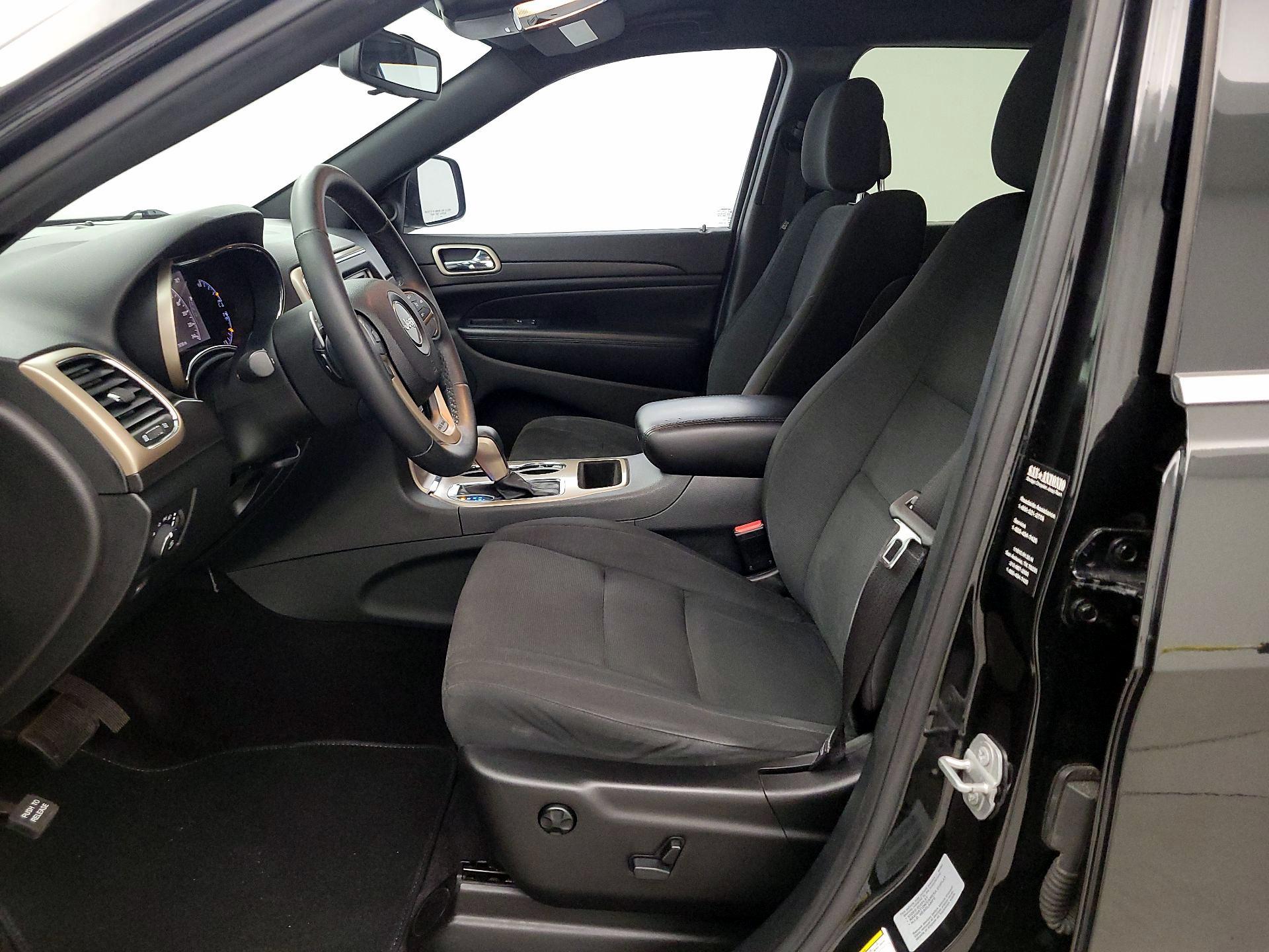 Thumbnail: 2016 Jeep Grand Cherokee - 11