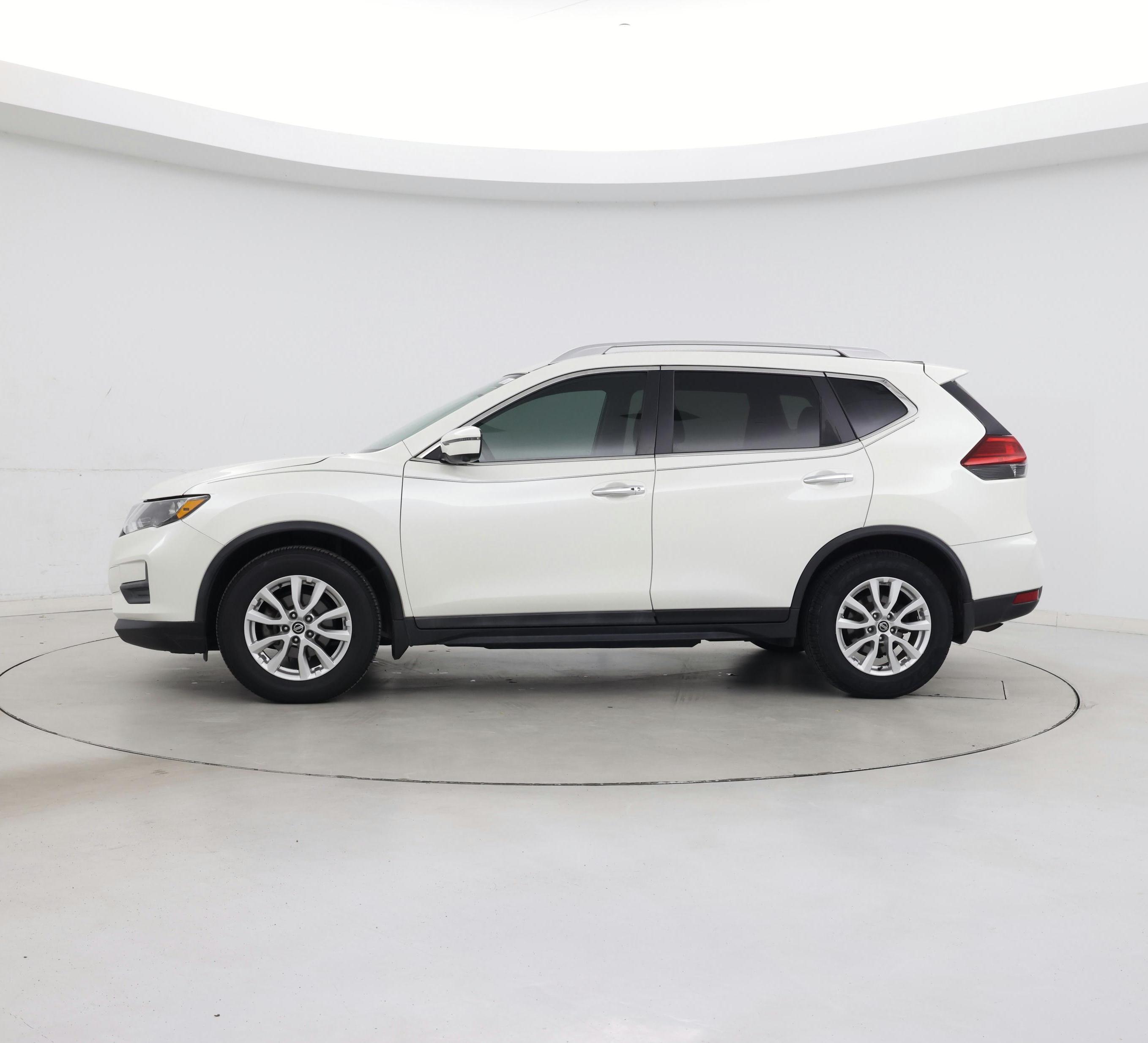 Thumbnail: 2017 Nissan Rogue - 3