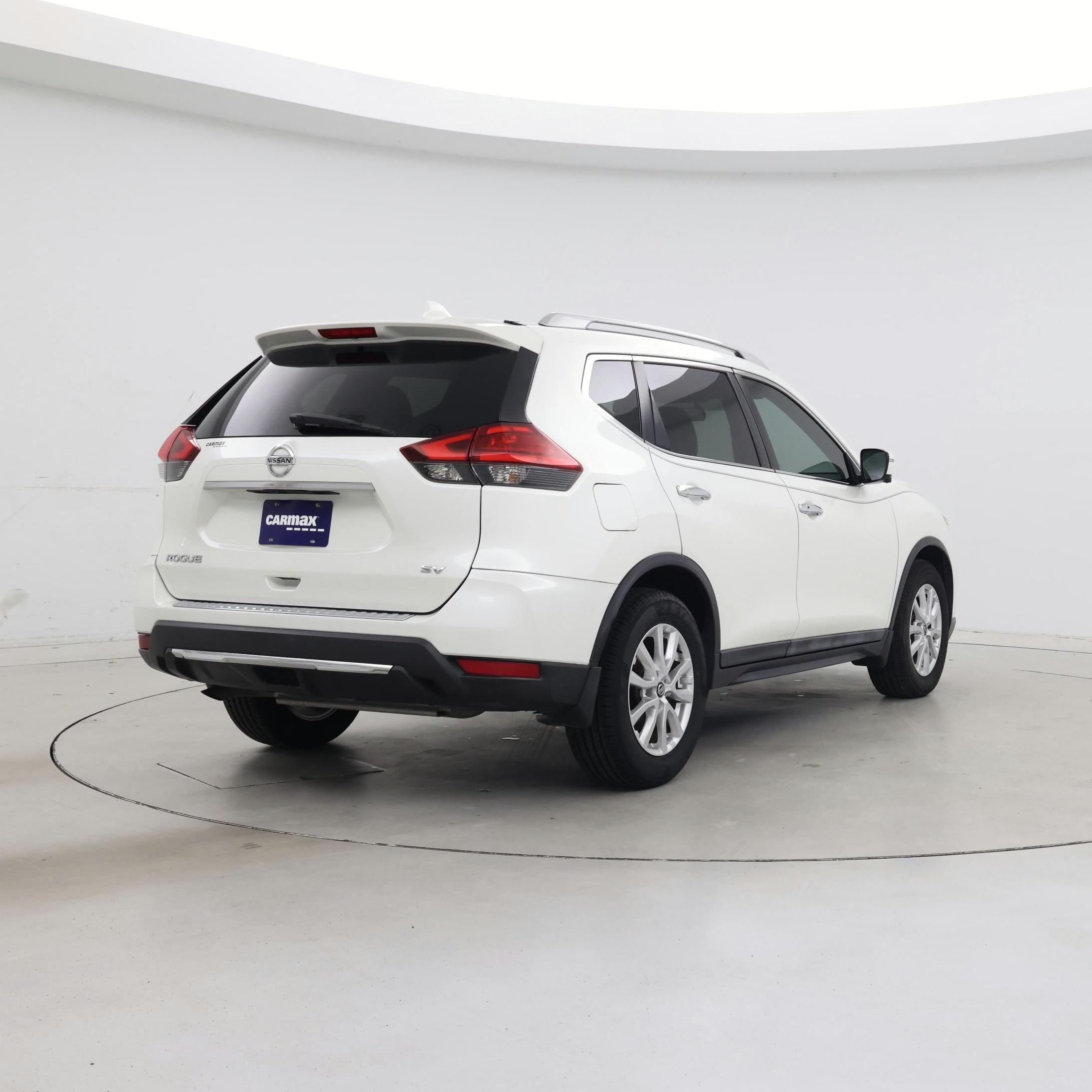 Thumbnail: 2017 Nissan Rogue - 8