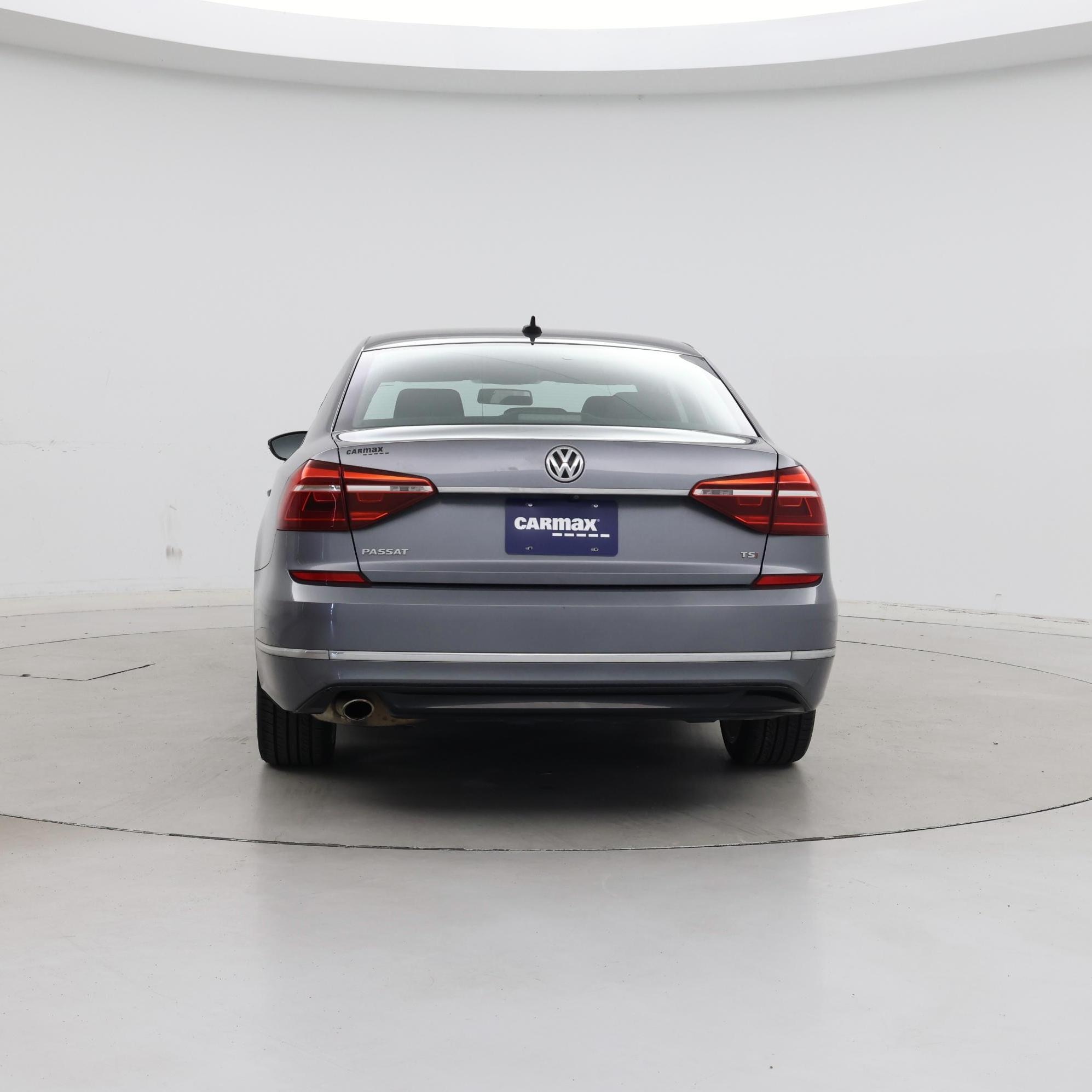 Thumbnail: 2017 Volkswagen Passat - 6