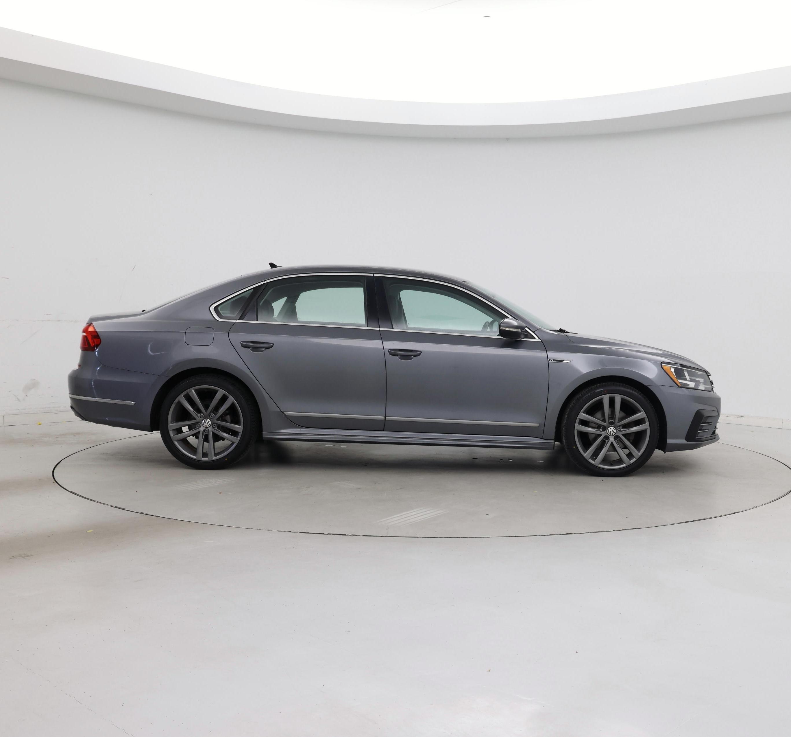 Thumbnail: 2017 Volkswagen Passat - 7