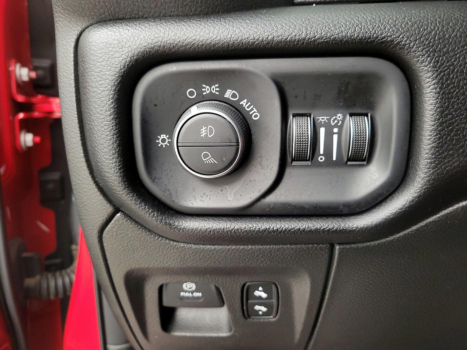 Thumbnail: 2019 RAM 1500 - 13