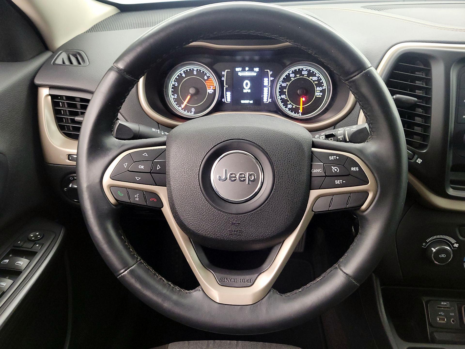 Thumbnail: 2016 Jeep Cherokee - 10