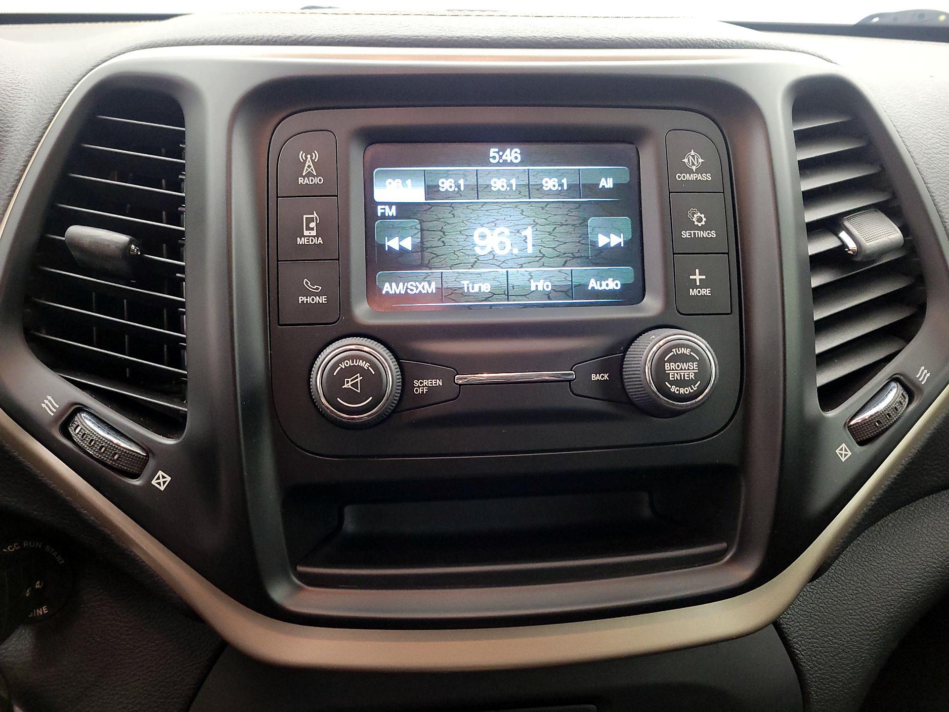 Thumbnail: 2016 Jeep Cherokee - 15