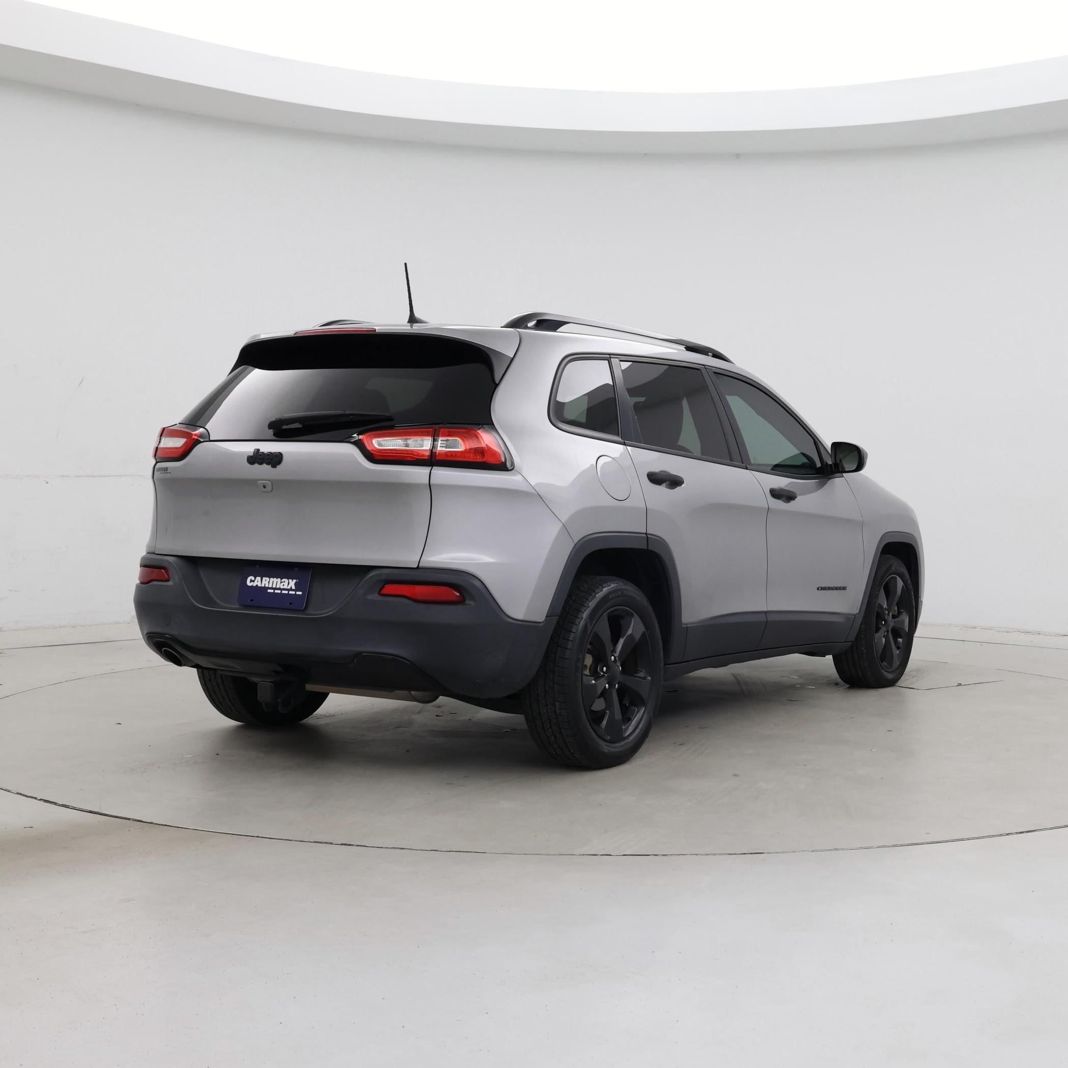 Thumbnail: 2016 Jeep Cherokee - 8