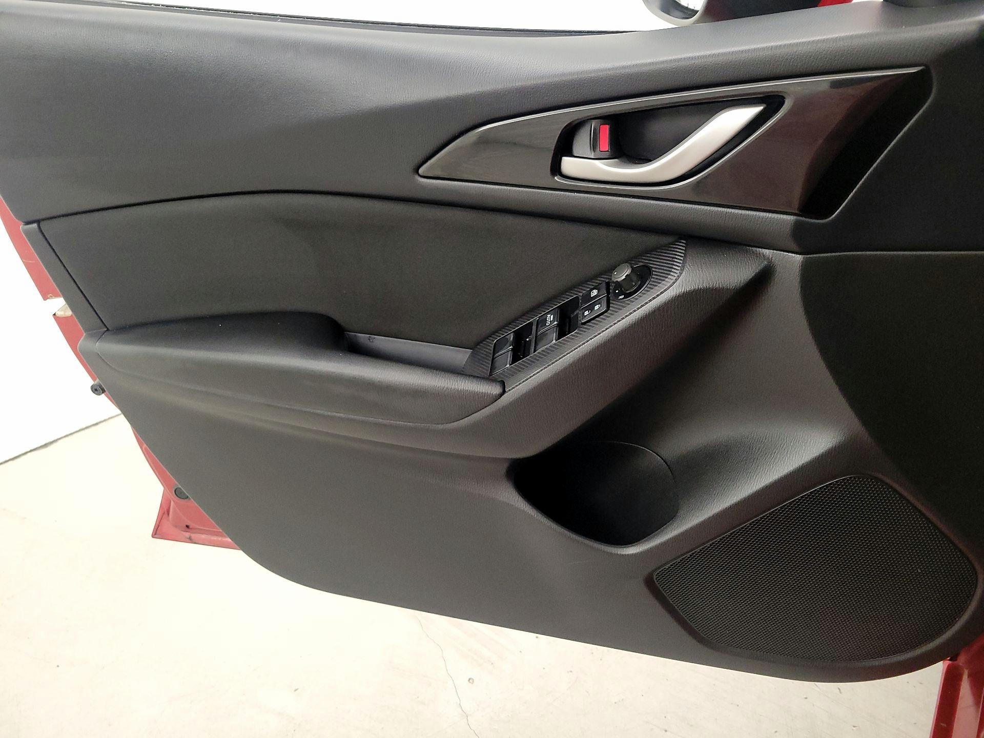 Thumbnail: 2016 Mazda Mazda3 - 12