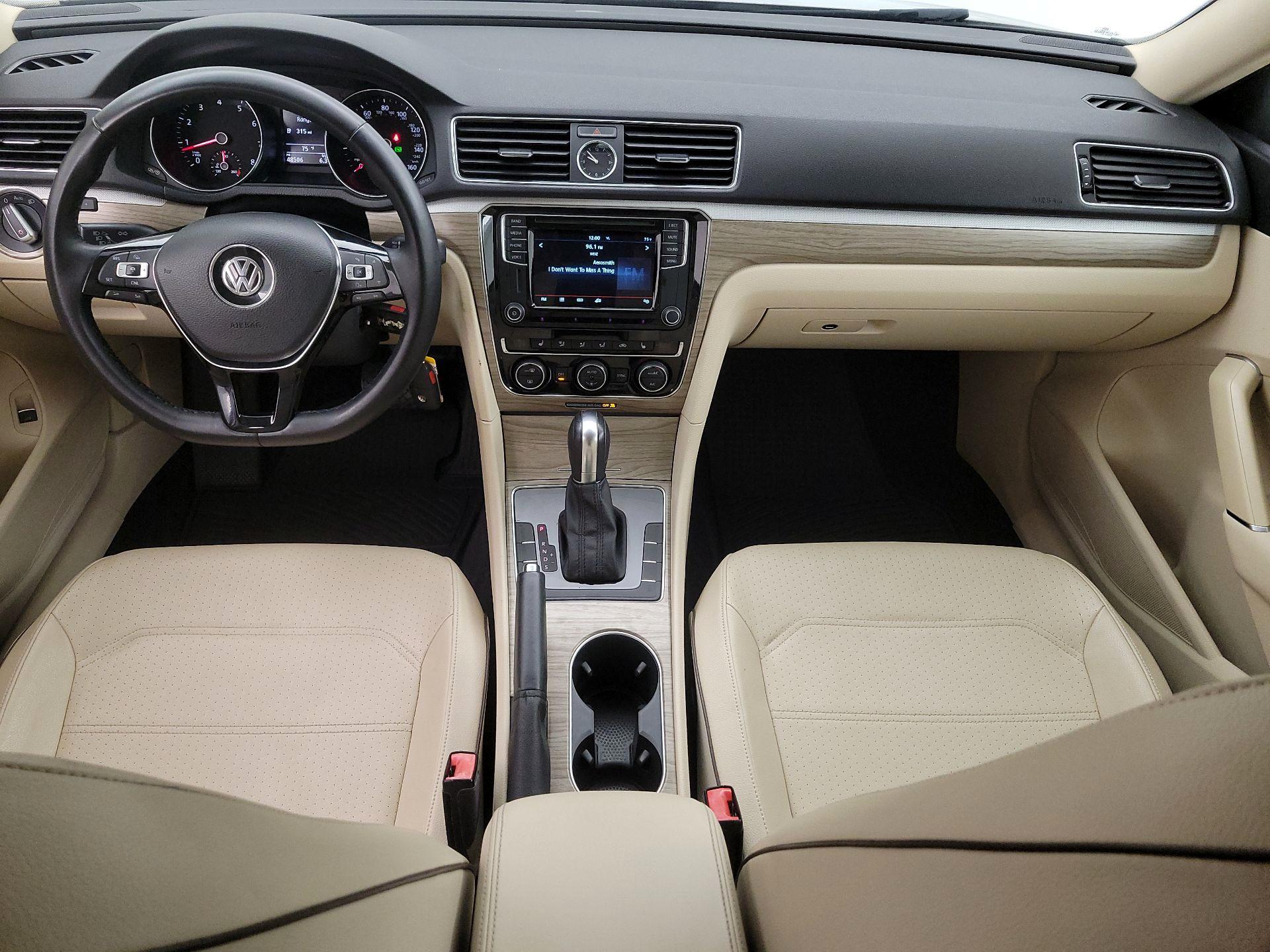 Thumbnail: 2016 Volkswagen Passat - 9