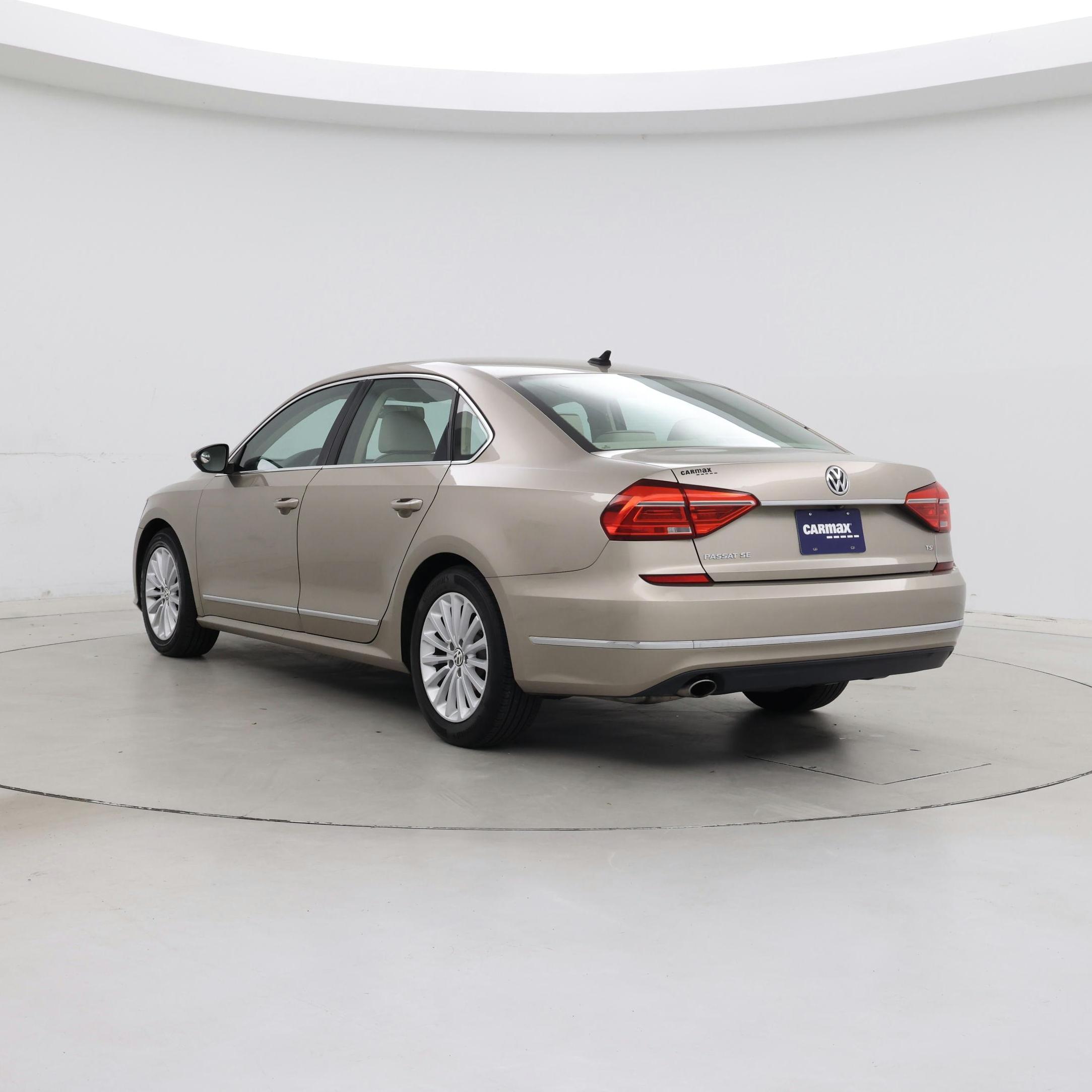 Thumbnail: 2016 Volkswagen Passat - 2