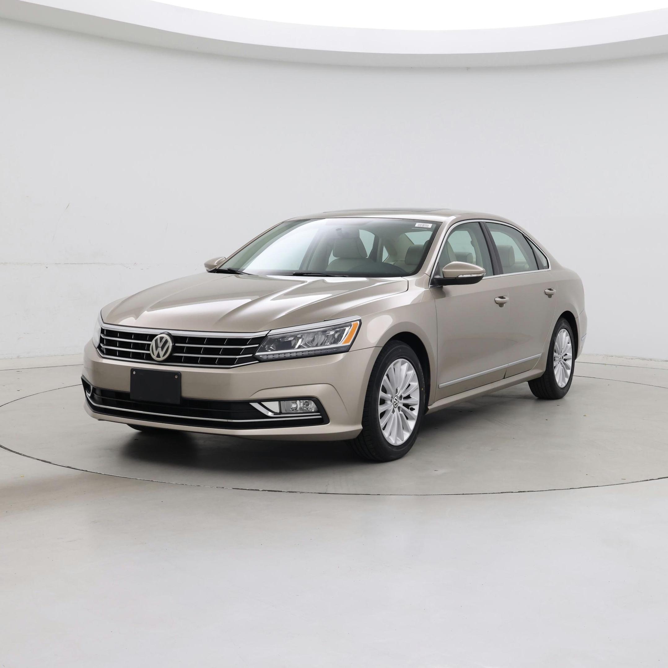Thumbnail: 2016 Volkswagen Passat - 4