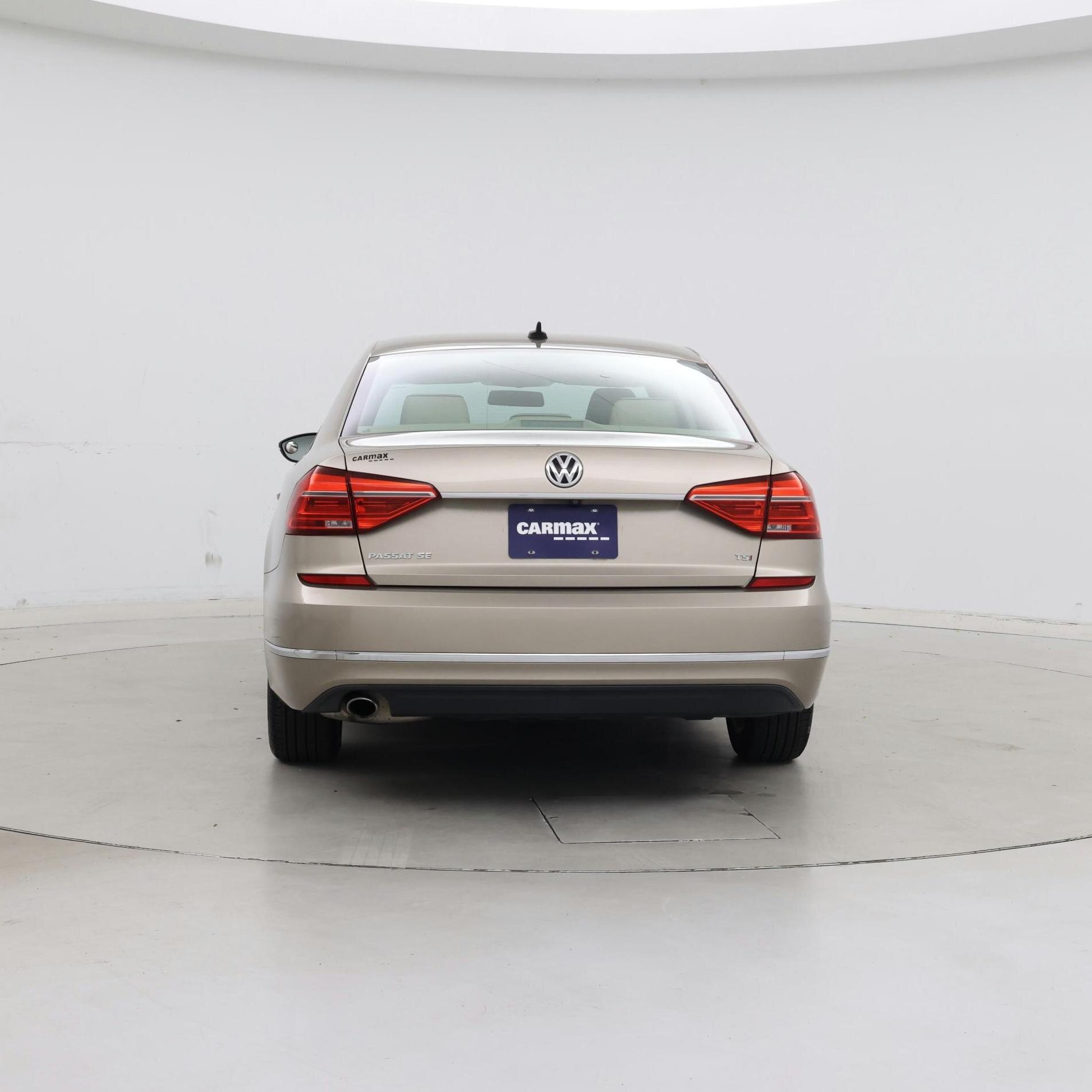 Thumbnail: 2016 Volkswagen Passat - 6