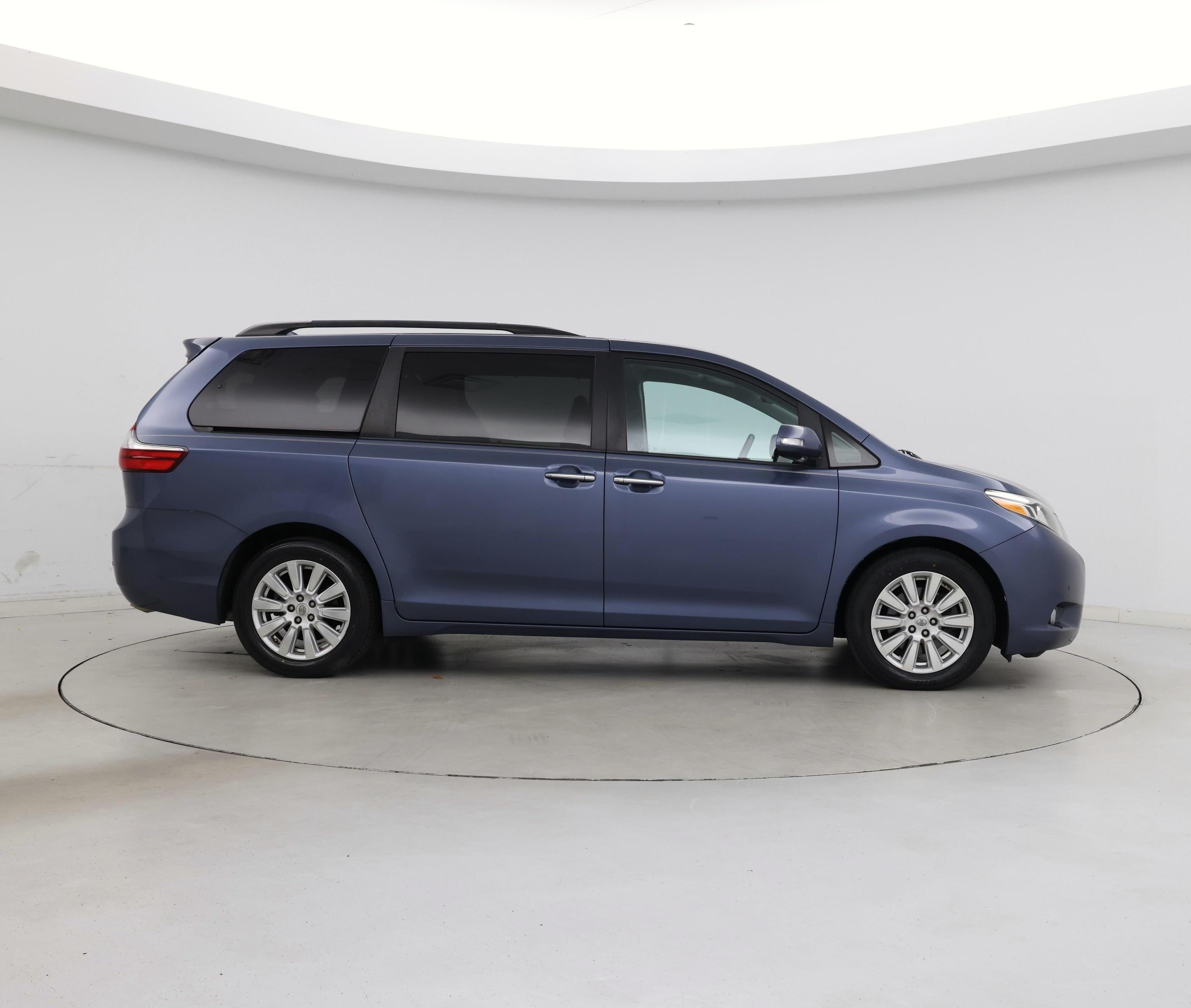 Thumbnail: 2017 Toyota Sienna - 7