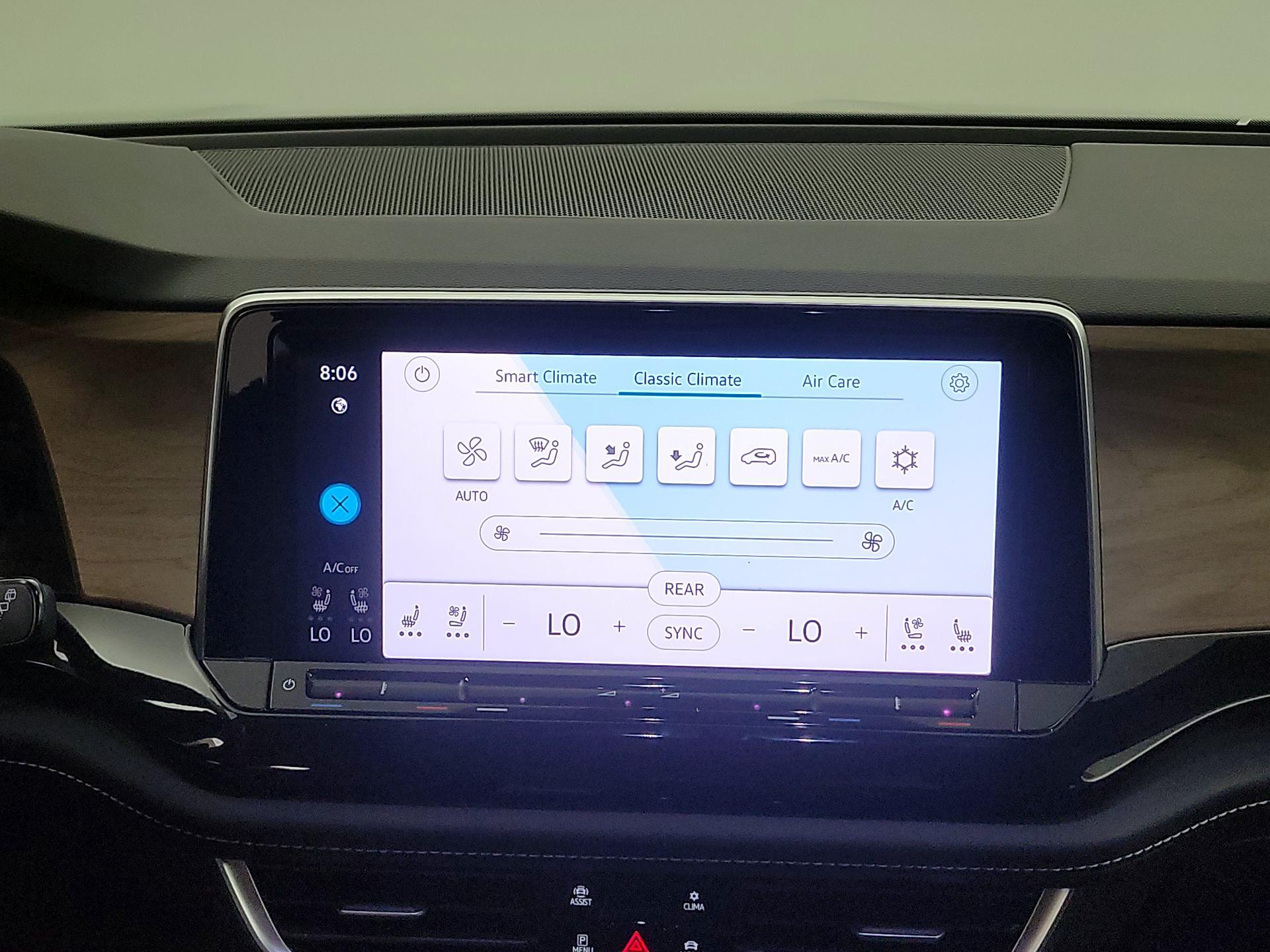 Thumbnail: 2024 Volkswagen Atlas - 16