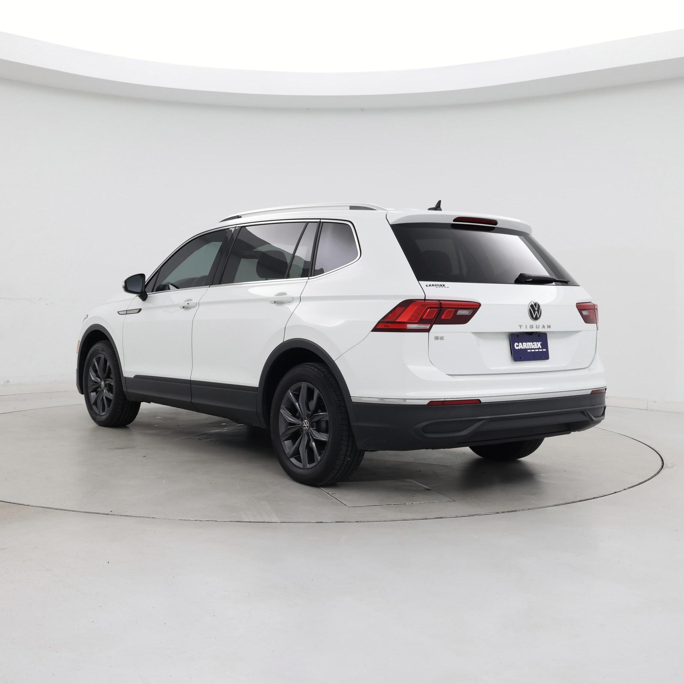Thumbnail: 2022 Volkswagen Tiguan - 2