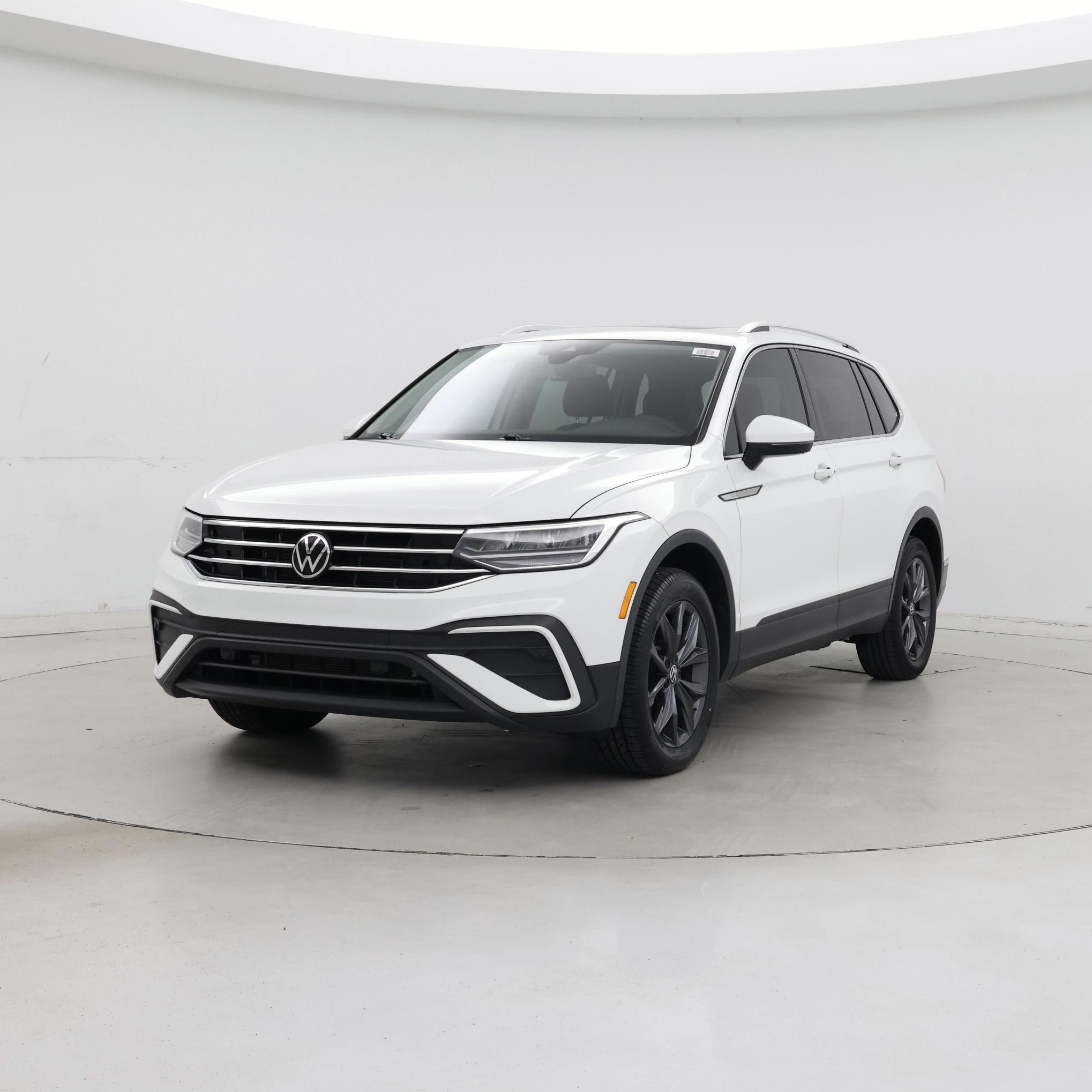 Thumbnail: 2022 Volkswagen Tiguan - 4