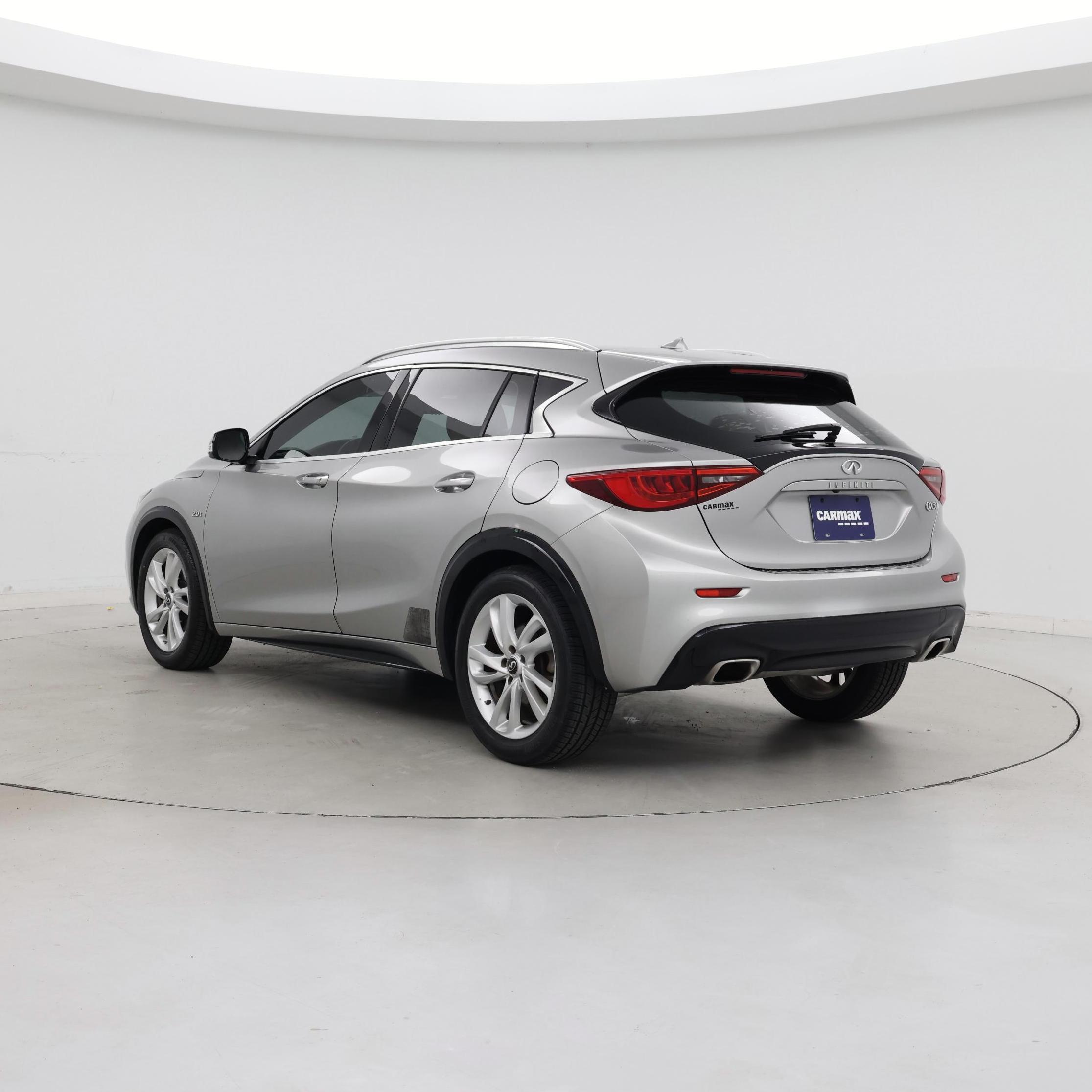 Thumbnail: 2017 INFINITI QX30 - 2