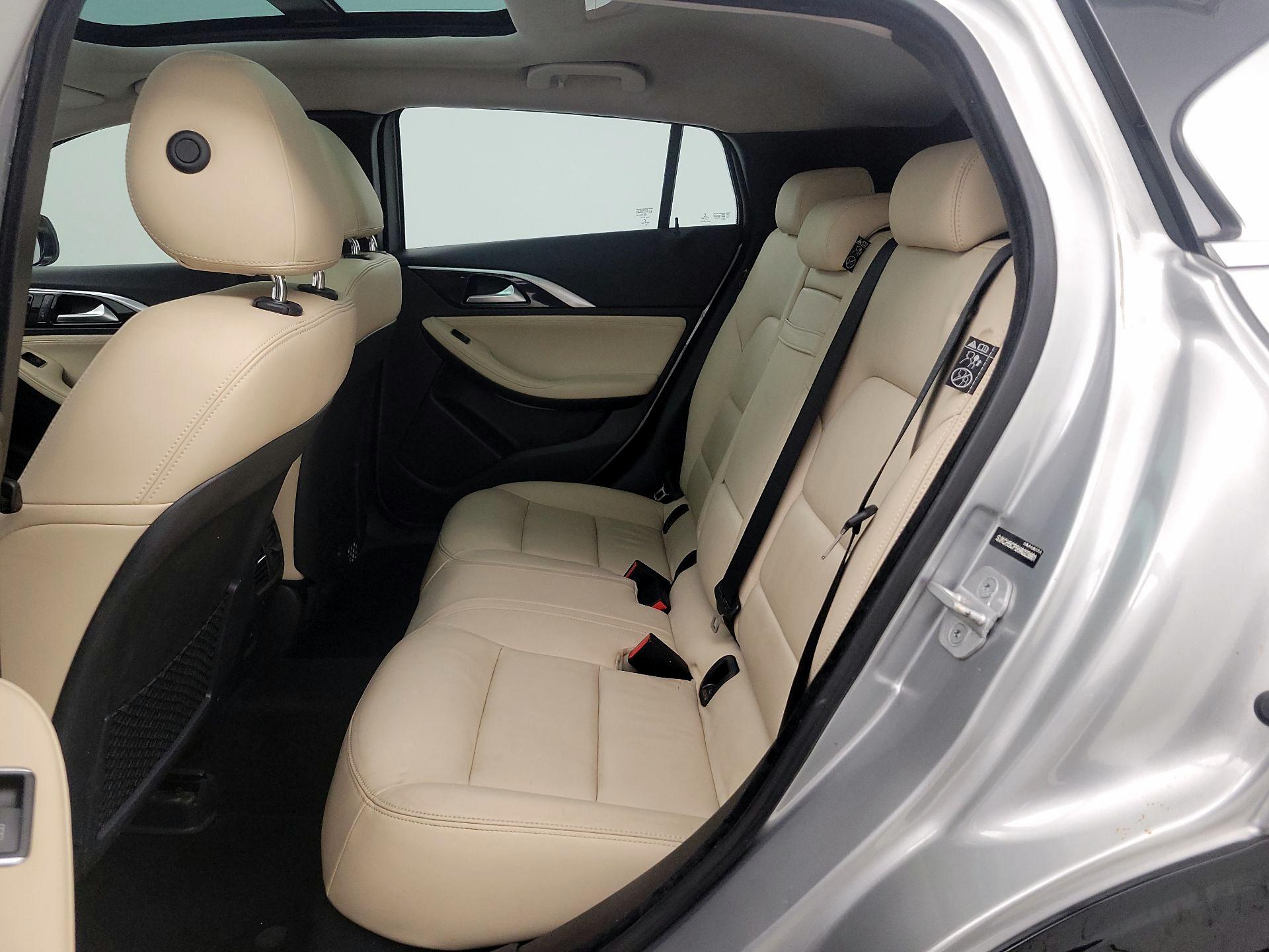 Thumbnail: 2017 INFINITI QX30 - 20