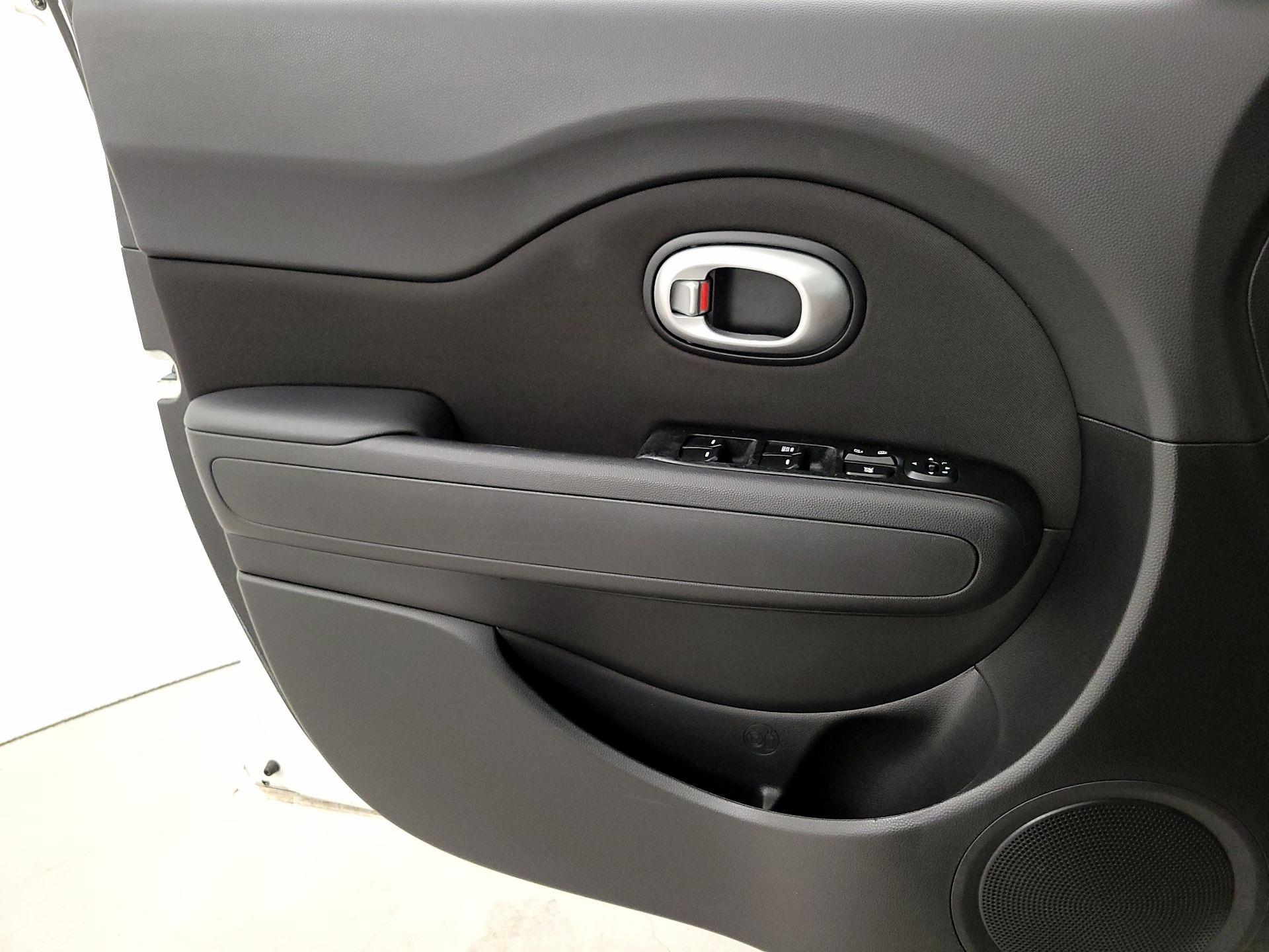 Thumbnail: 2016 Kia Soul - 12